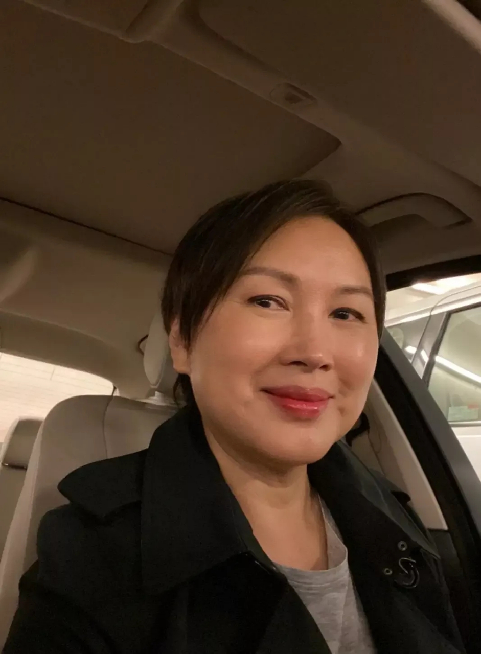 老牌港星陈秀雯近照,60岁的她竟然老成这样!曾经漂亮的容貌已然不在!