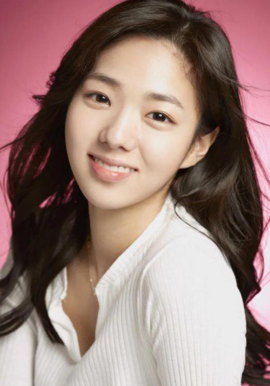 韩国女星蔡秀彬,清新秀丽,美不胜收