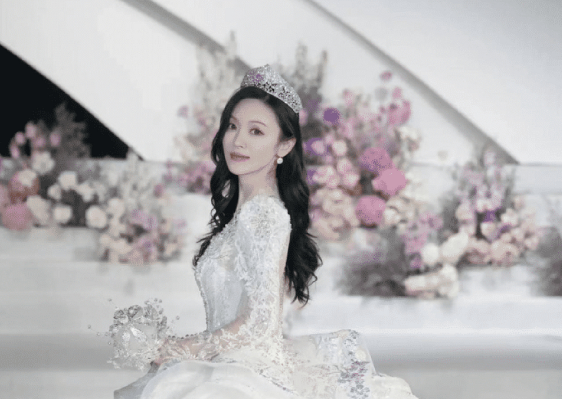 据了解,常怡秋是安徽广播电视台的一名主持人,毕业于安徽大学导演专业