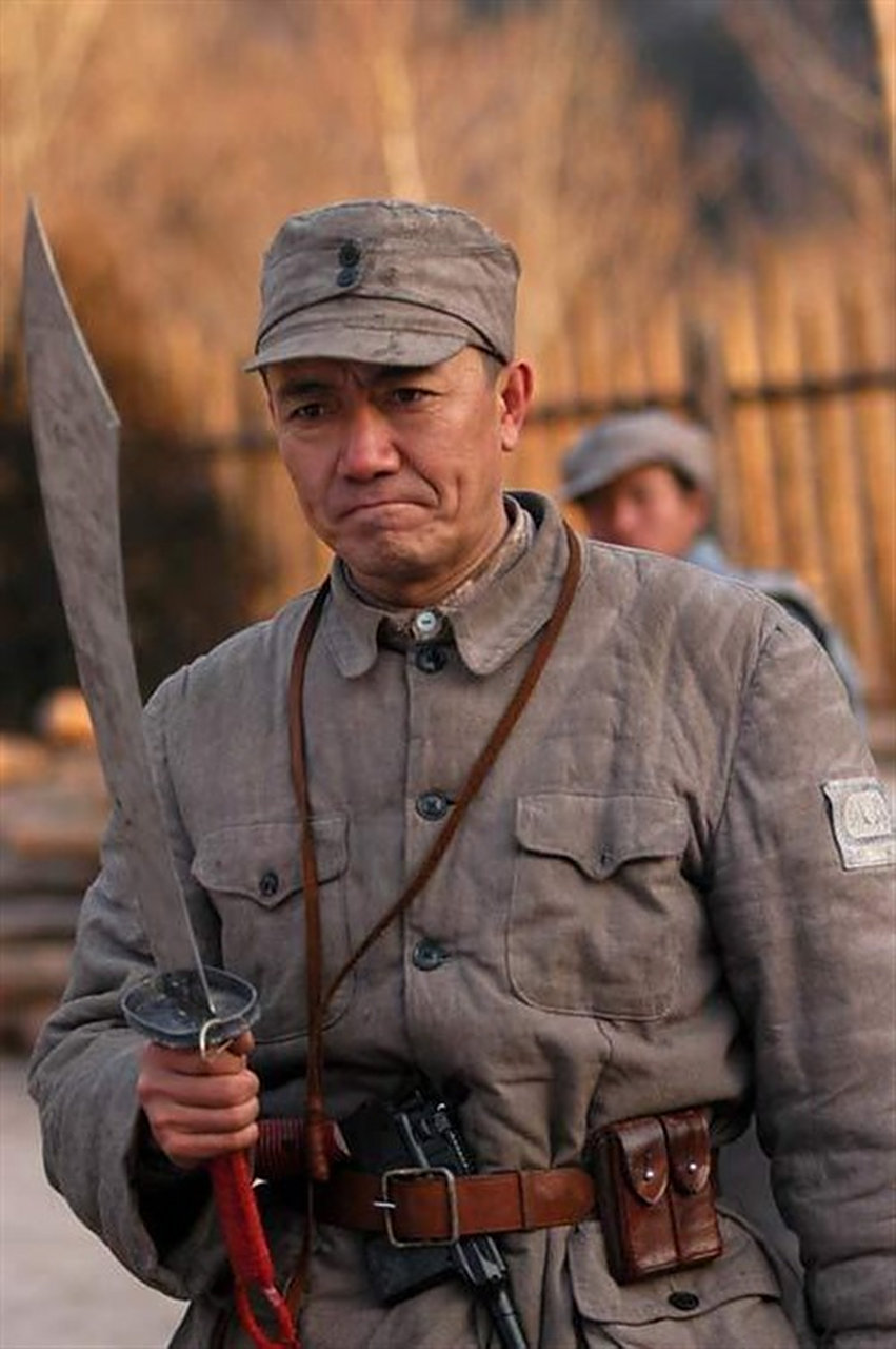 近日,《亮剑》中独立团团长李云龙扮演者李幼斌接受媒体采访,直寻前