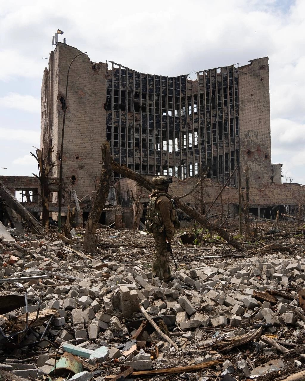 激战后的乌克兰 顿涅茨克州 巴赫穆特市.