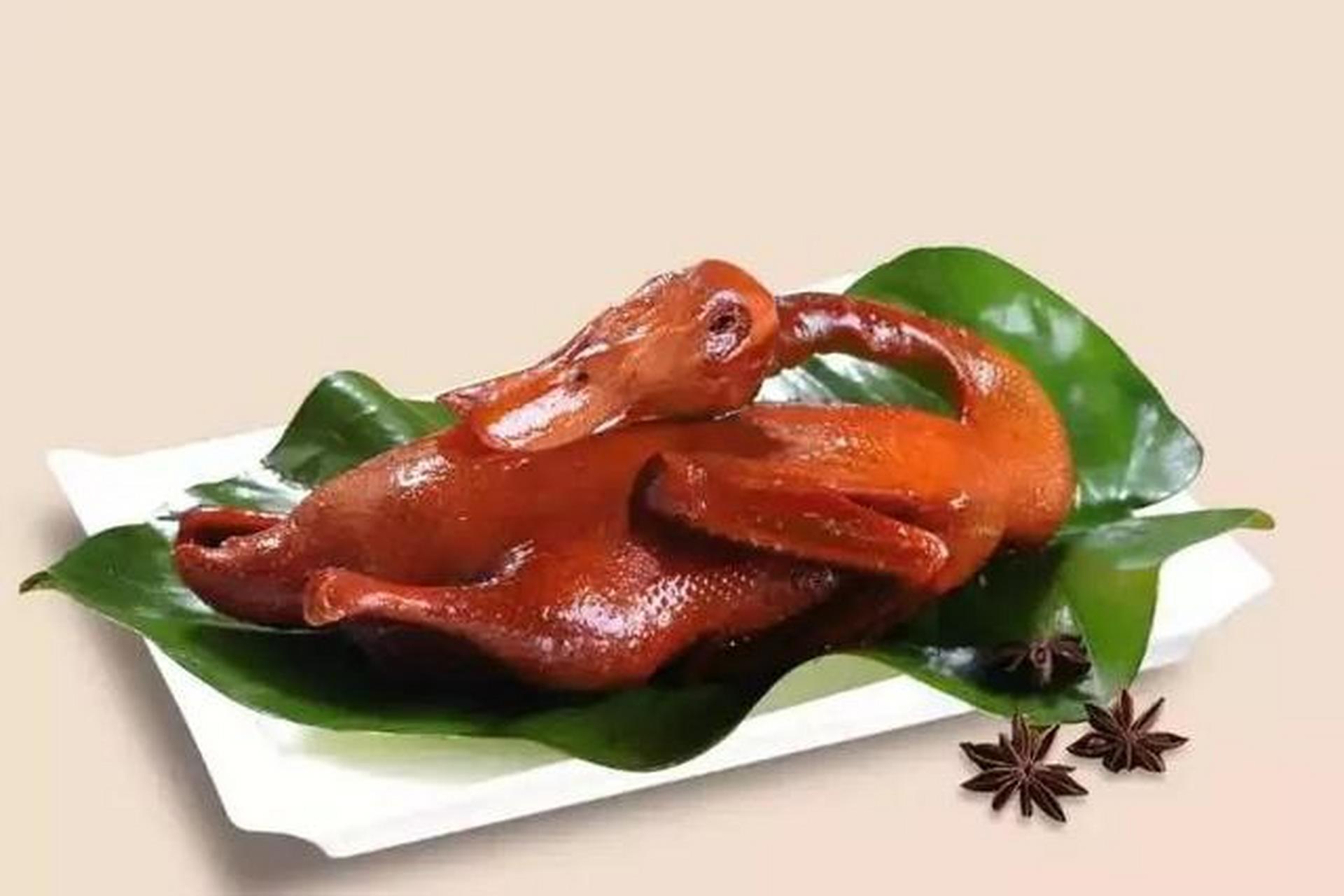 酱鸭,是南昌特色的传统风味名菜之一,很多南昌人家里过年待客必备.