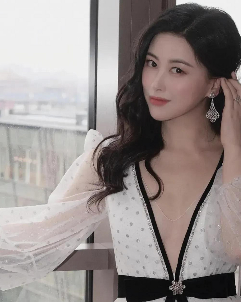 朱珠:人间尤物,性感妩媚,韵味十足的最美面孔,不一样的人生  她,全球