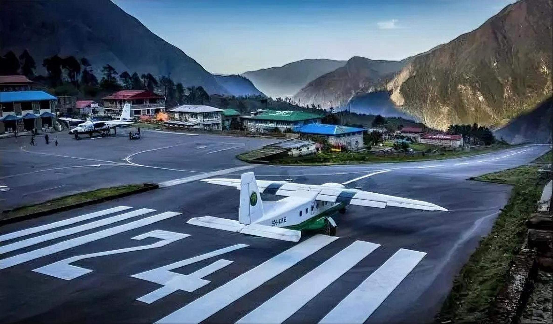 目前只有8名飞行员有资格在喜玛拉雅山区的帕罗机场降落,该机场被认为