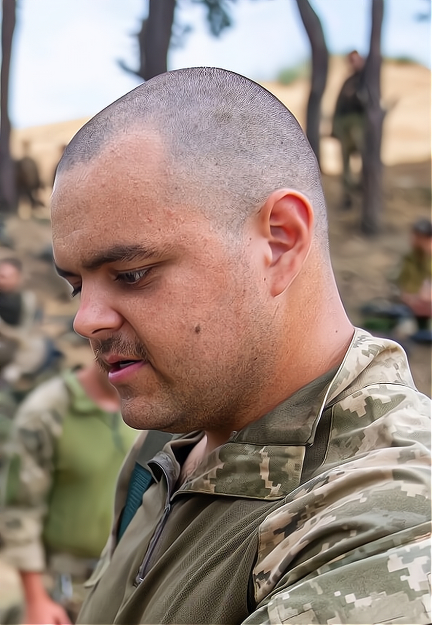 英国雇佣兵,艾登·阿斯林的照片.