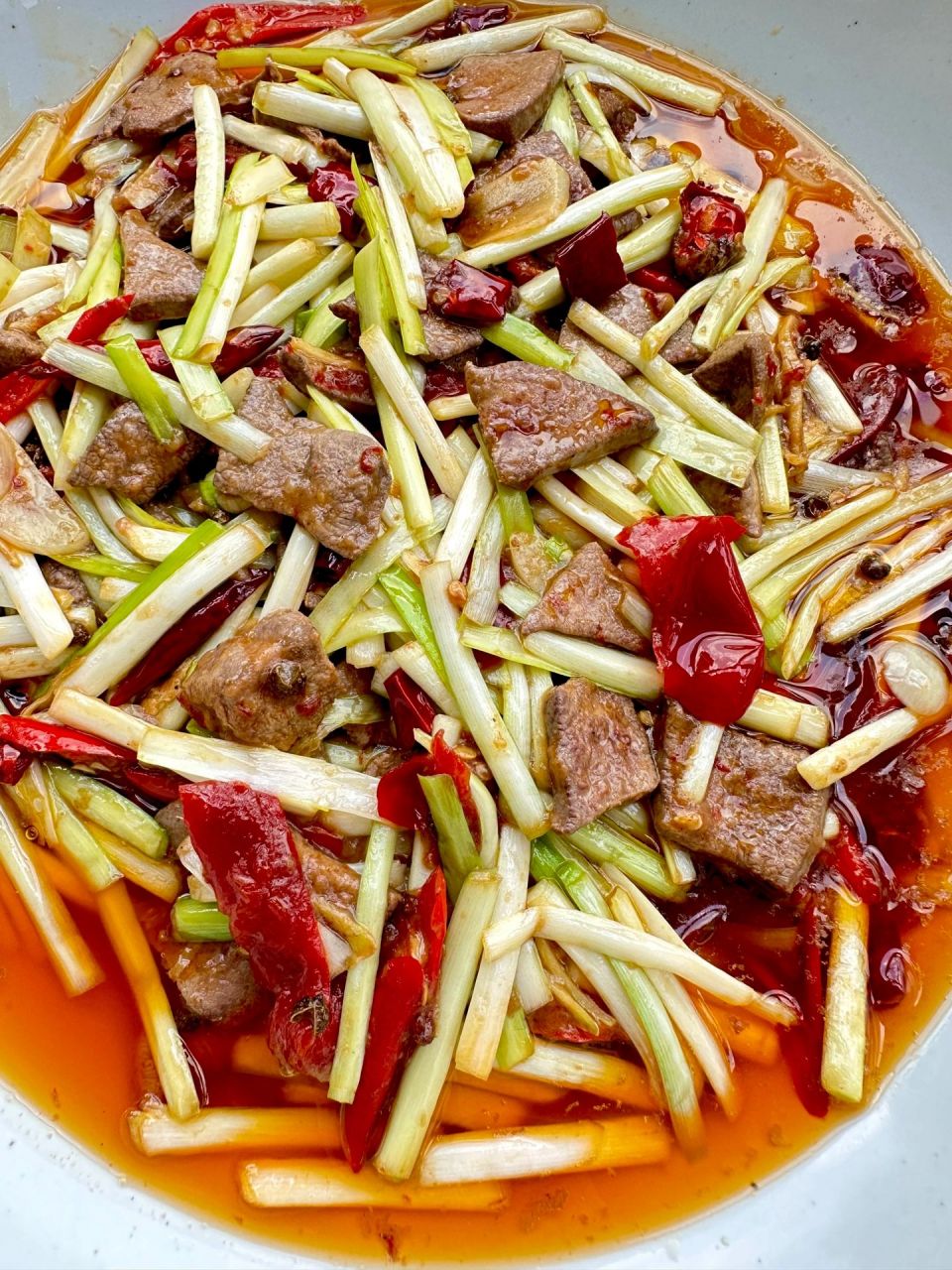 韭黄炒猪肝,一道美味又营养的菜品.