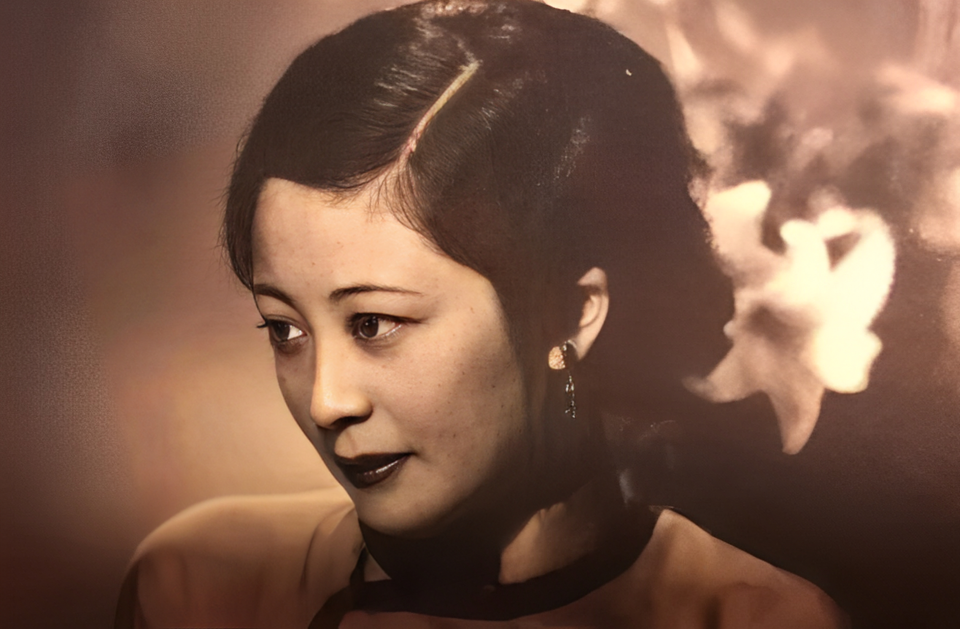 1937年,年迈的宋子文和年迈的张乐怡在香港遇到了张合影!