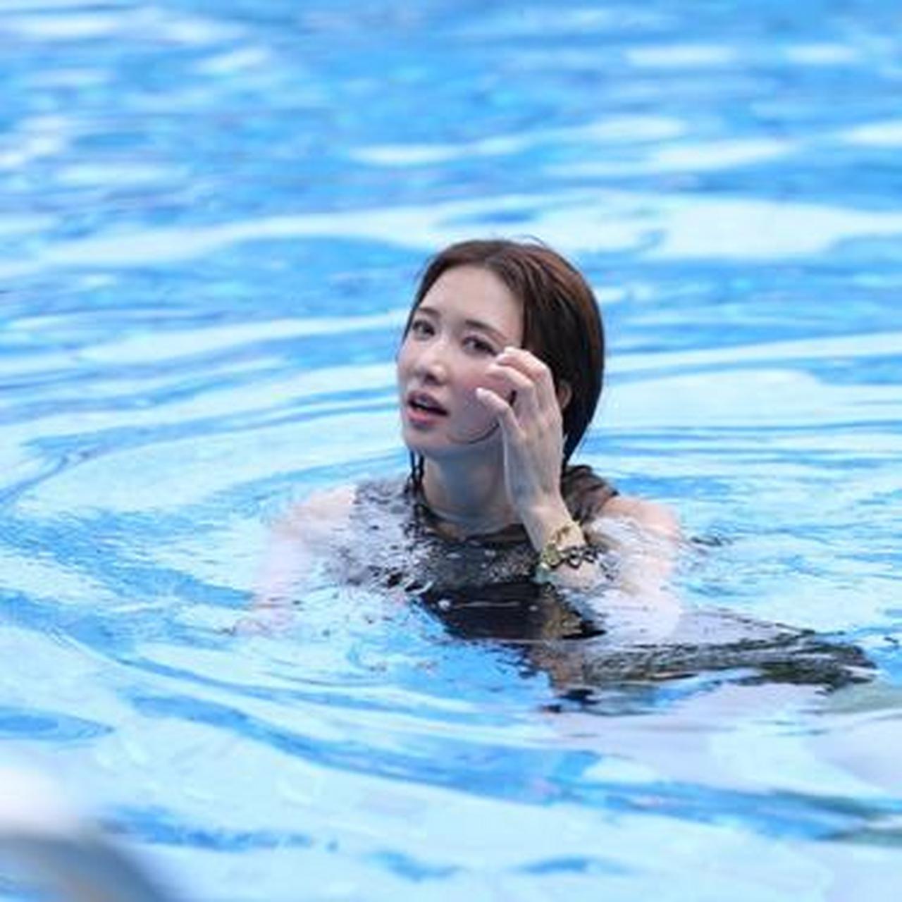 林志玲入浴照性感又健康,感觉她应该是一直在坚持锻炼,身体线条非常