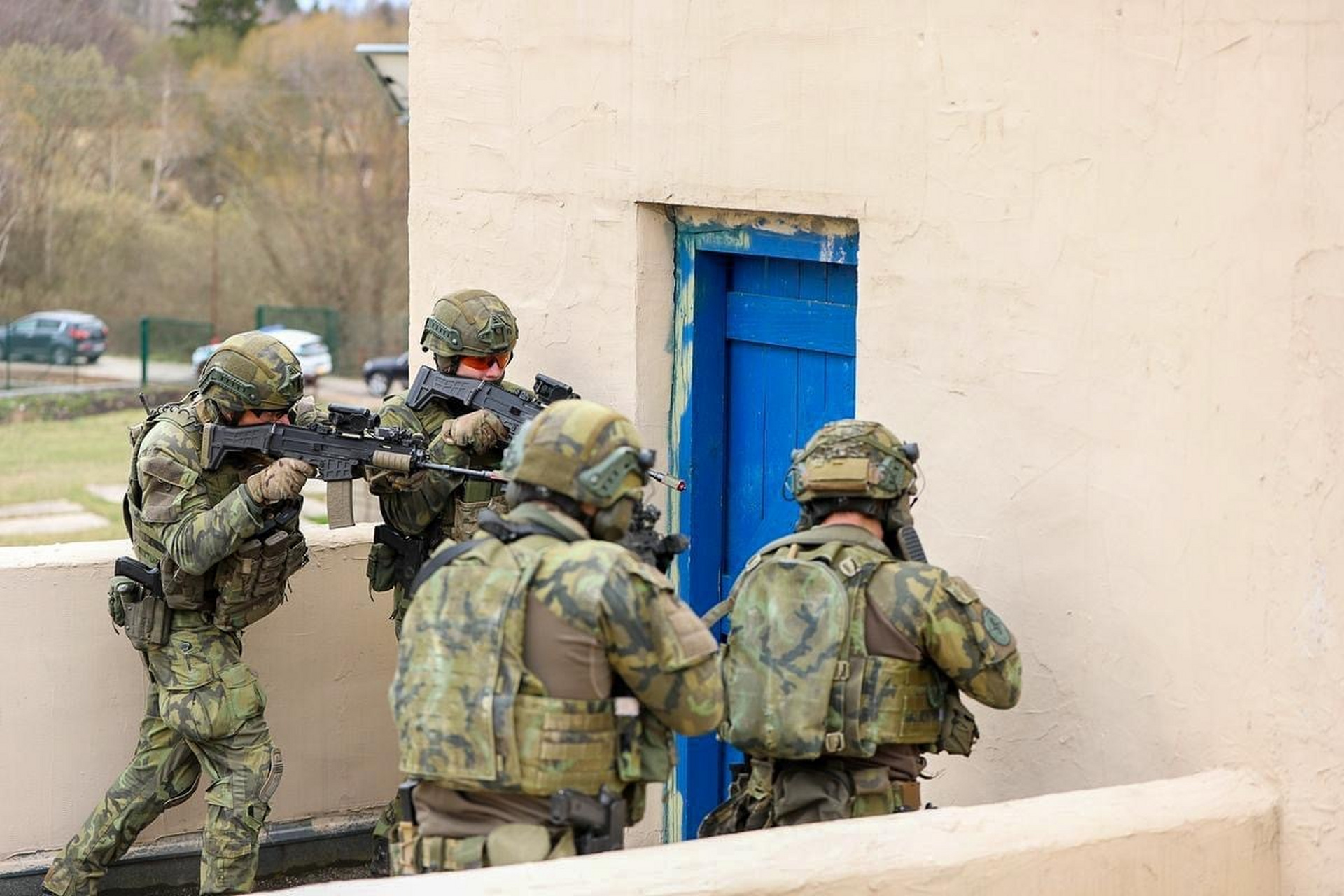 捷克陆军士兵训练如何在fibua(fighting in built-up areas)地域环境