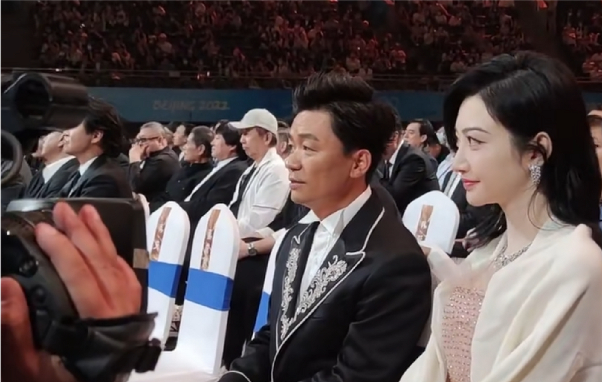 王宝强# #景甜# 这两人坐一块,总觉得哪不对劲.