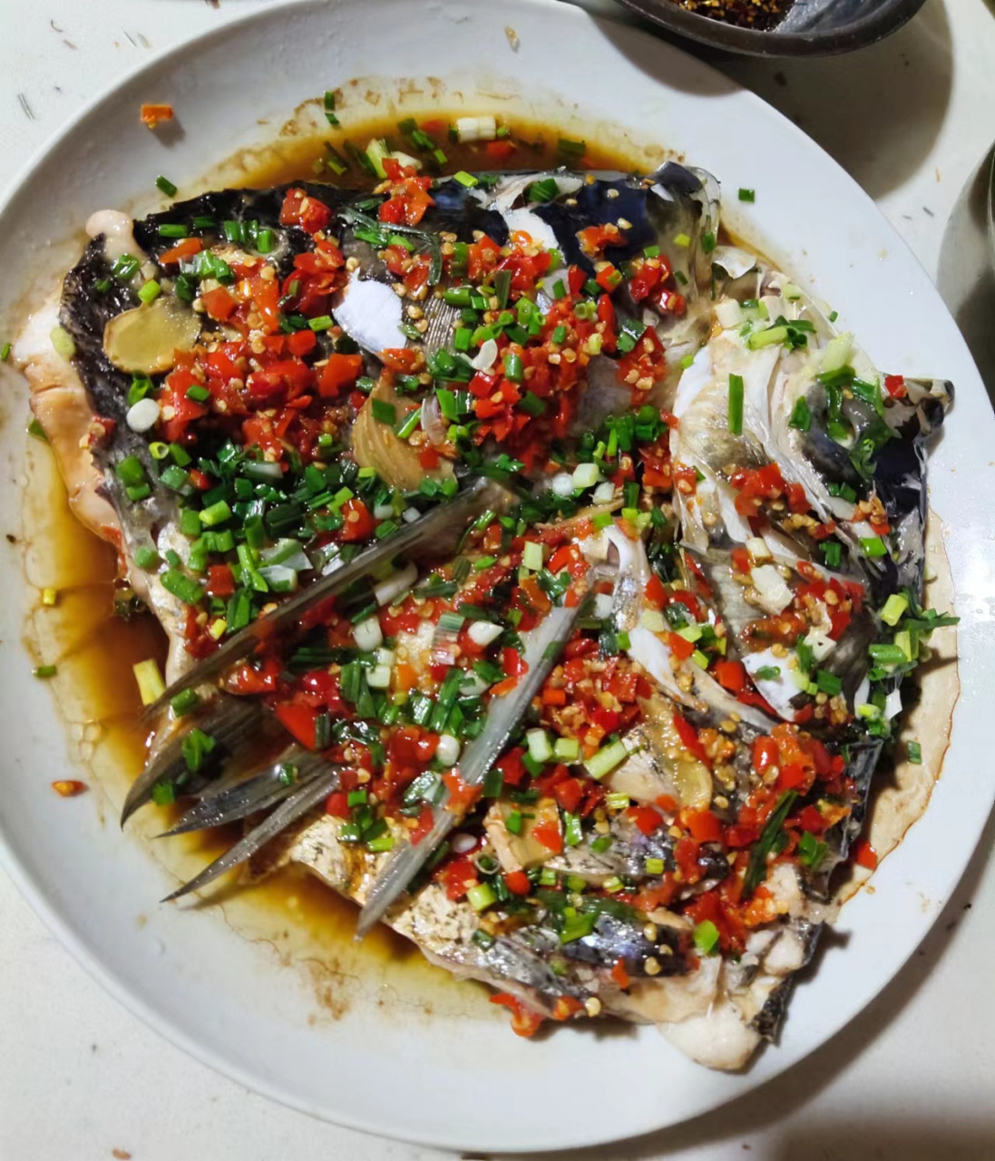 湖南剁椒鱼头,湘菜代表菜之一 在长沙,有很多餐馆主打的是剁椒鱼头