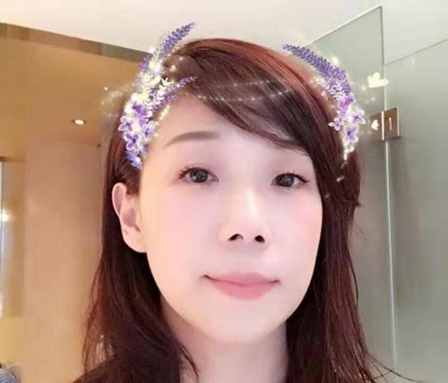 gif创作人# 看看林忆莲吧,豪宅真是干净啊!