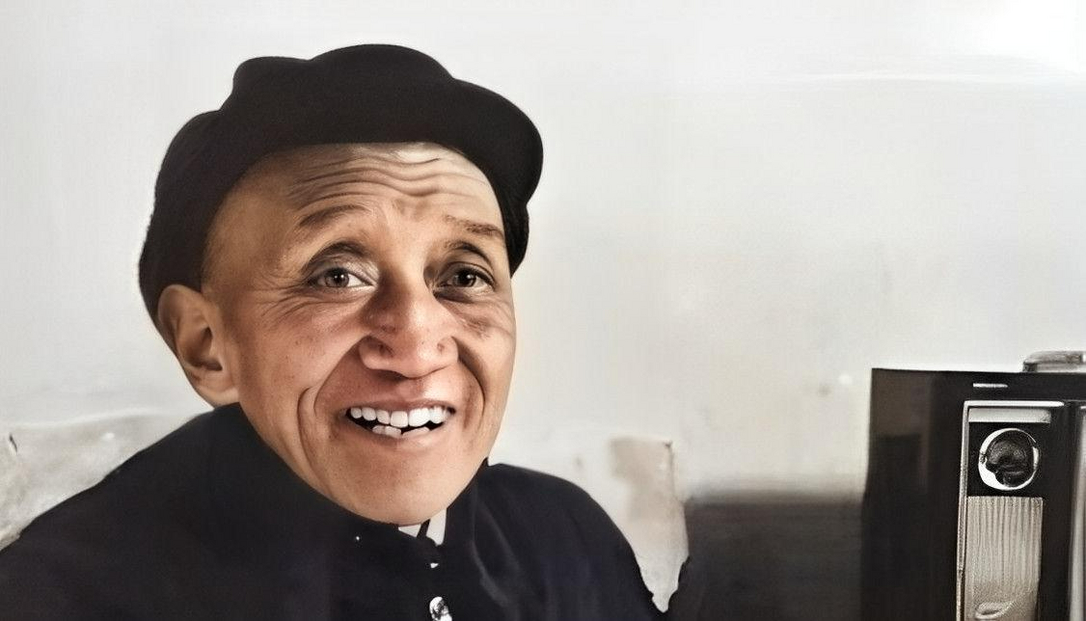 1953年,180人的志愿军政委吴成德在战俘营的临时帐篷里讲述了他的故事