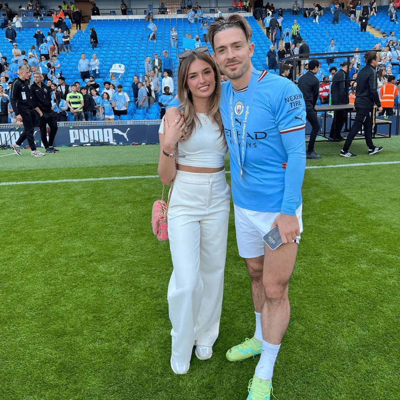 ai体育视野# 格拉利什女友晒度假照,粉丝留言:太美了  6月22日讯 据