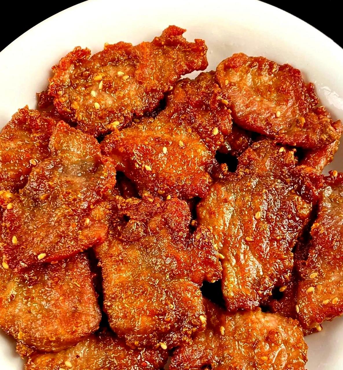 这道香煎里脊肉片口感香酥美味,让我一出锅就惊艳不已,真是太好吃了!