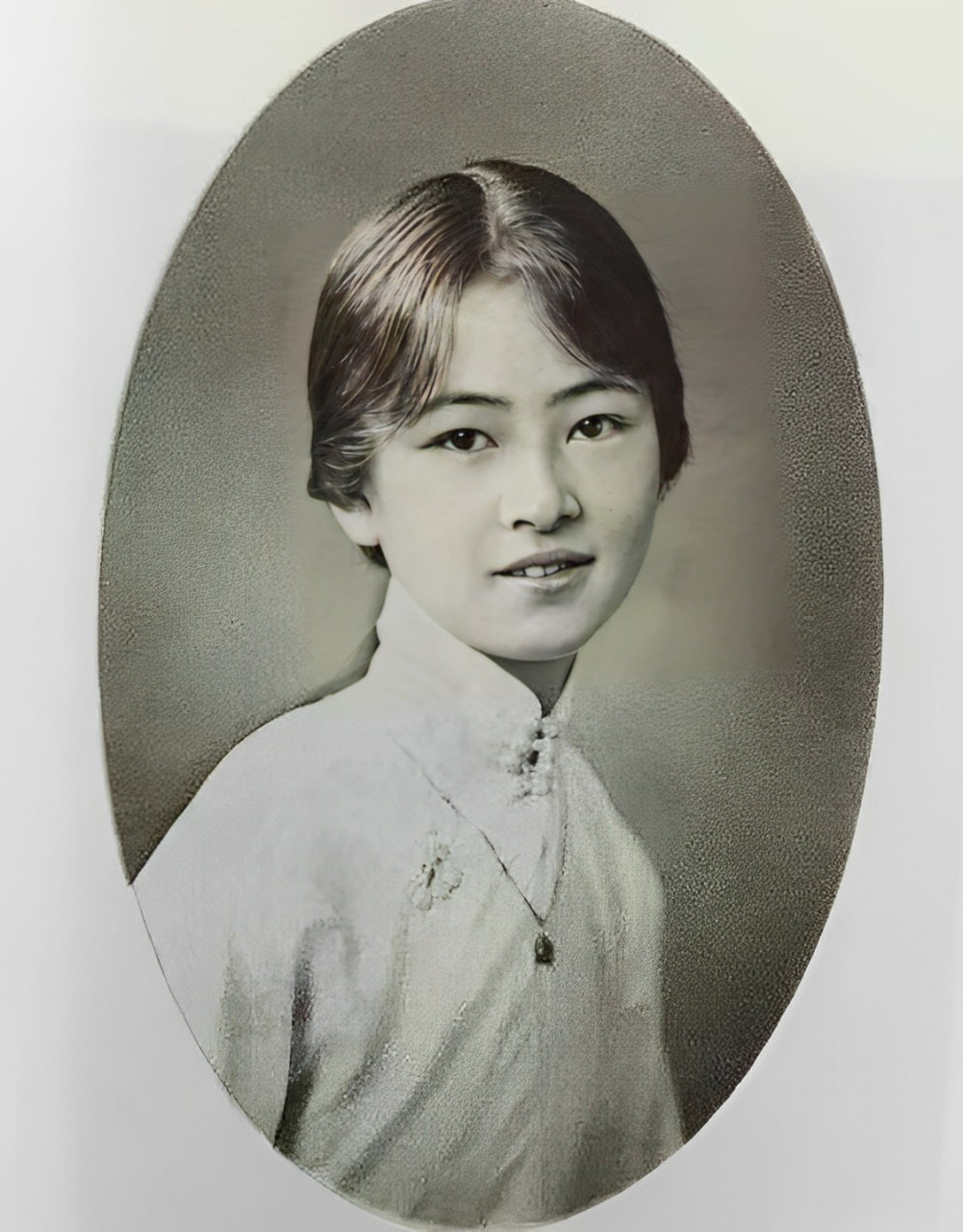 在民国四大美人中若单论长相,林徽因虽然不是最出众的,但是美人在骨不