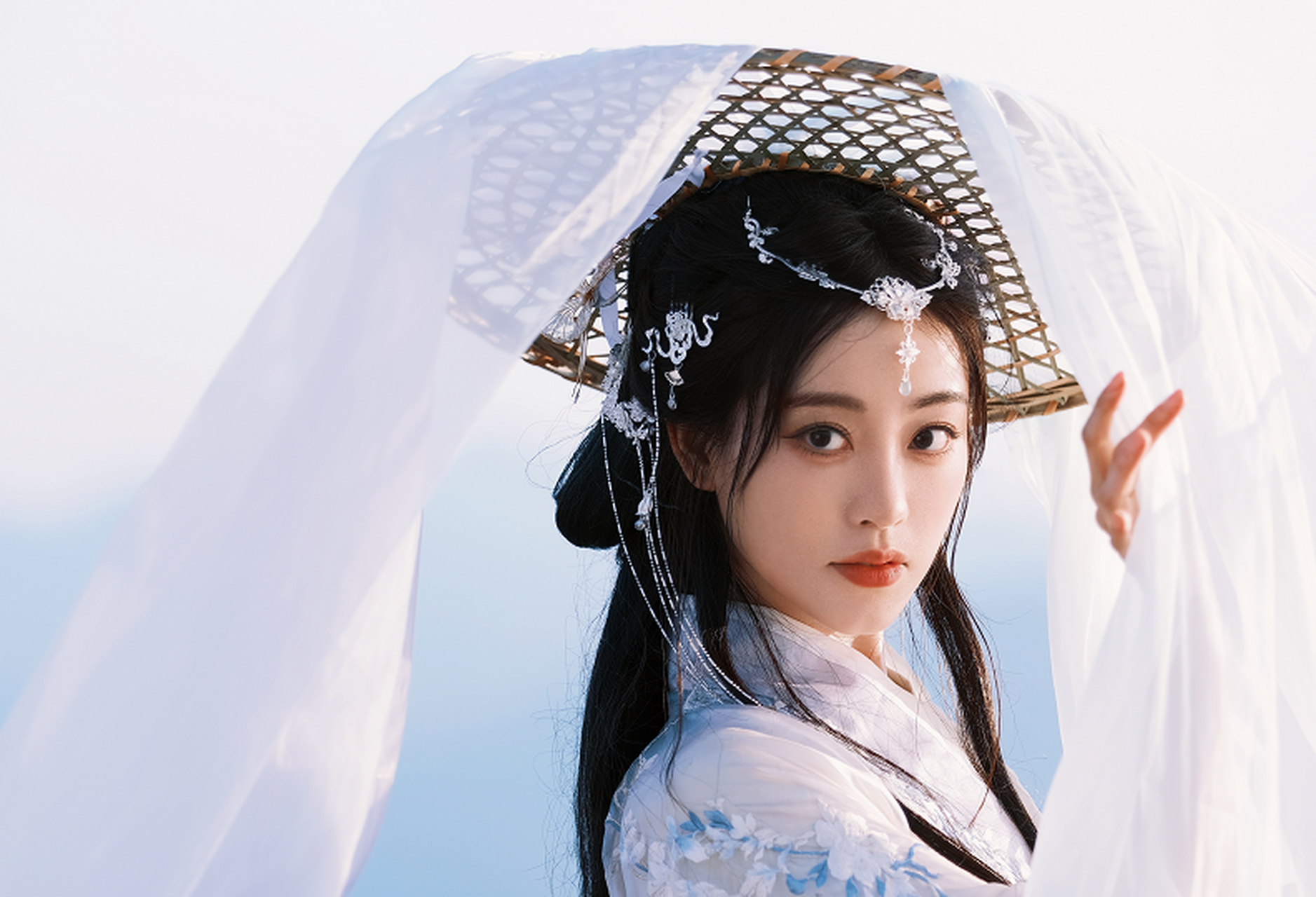 祝绪丹的最新古装造型,真的是又仙又美,真的好看,什么时候会有新的