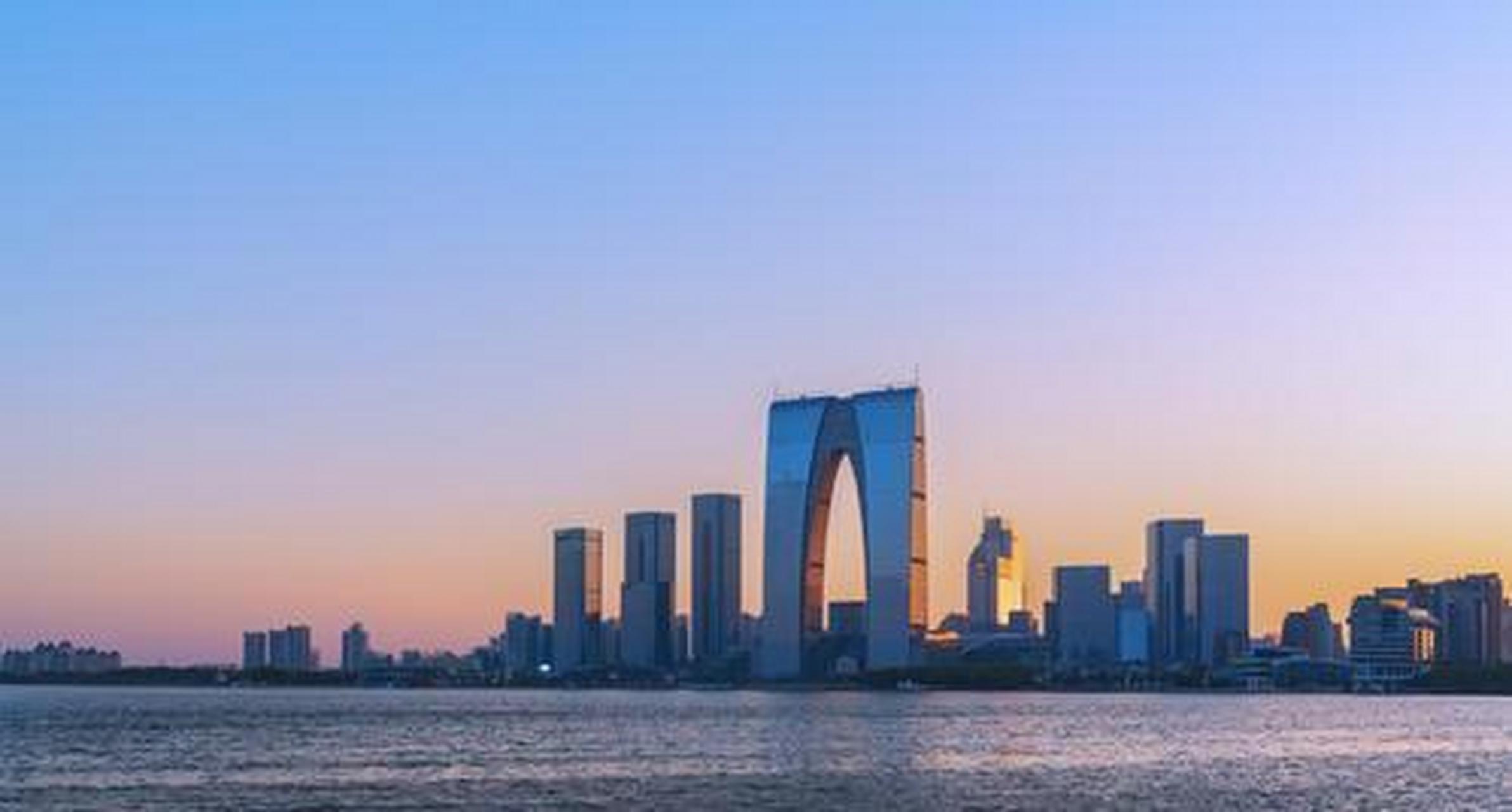 现在苏州楼市中二手房挂牌价最贵的区是工业园区,二手房挂牌价高达4.