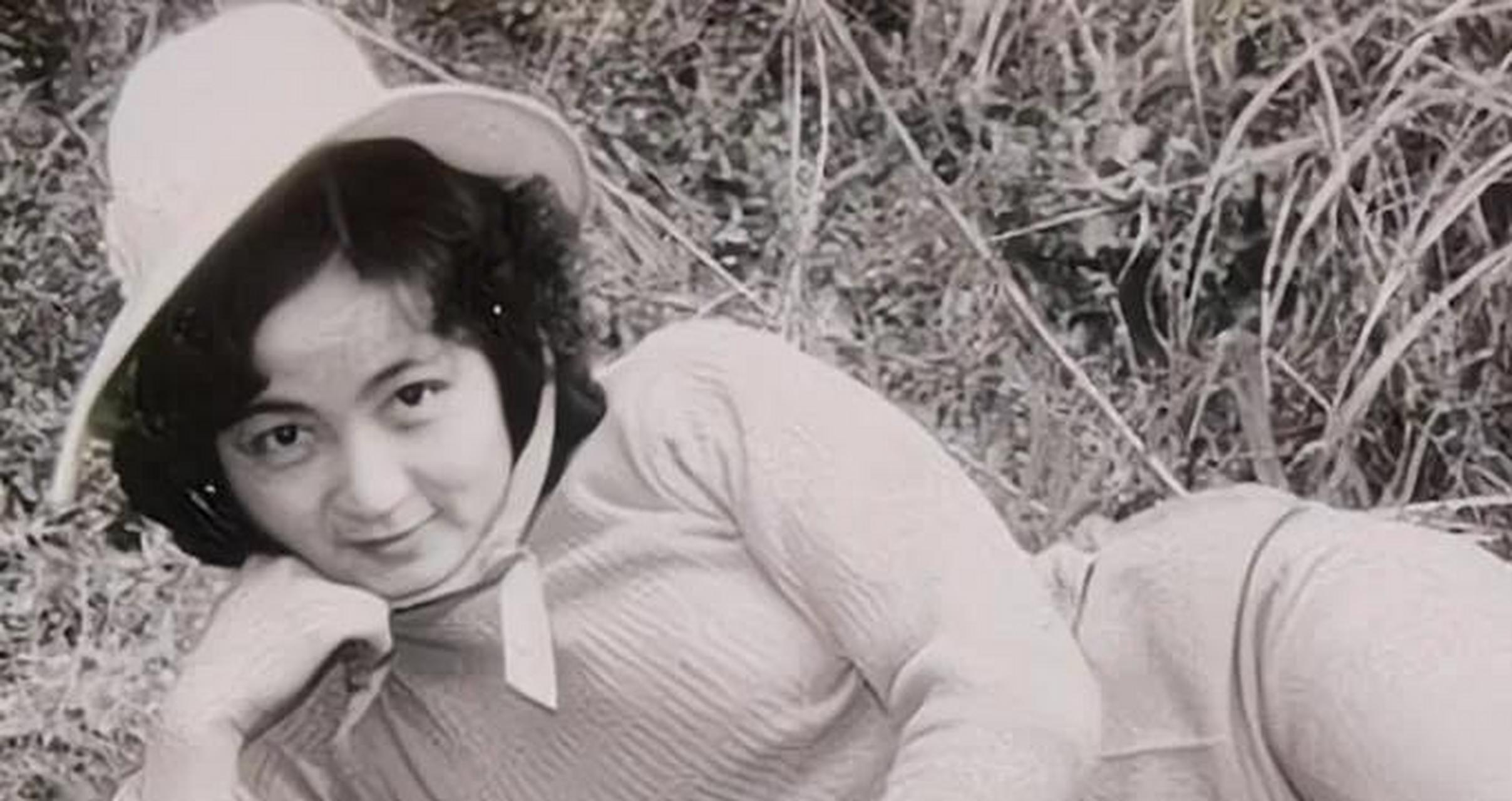 这是,1983年,犯"流氓罪"的翟曼霞的照片.