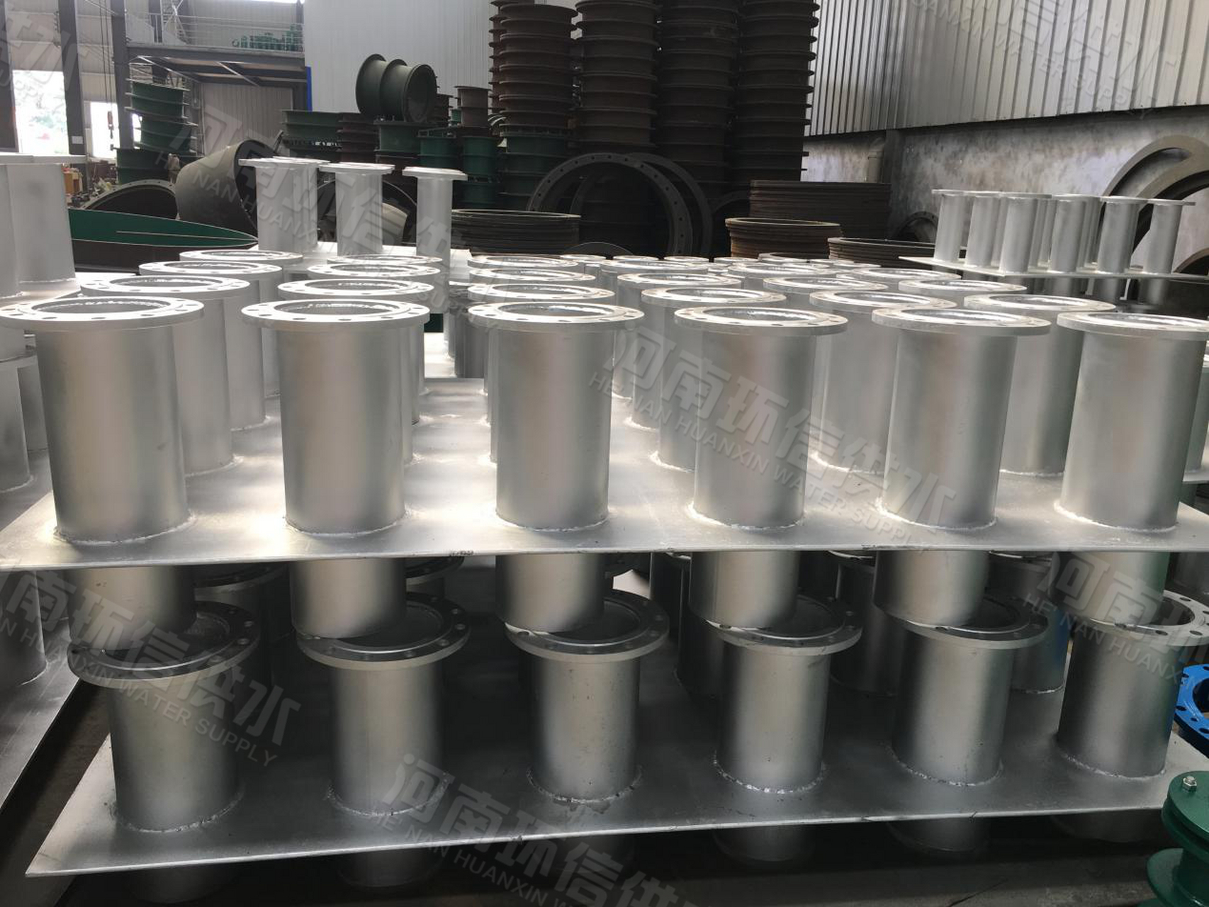 防护密闭套管d型是一种特殊的管道配件,主要用于保护管道在穿越墙壁