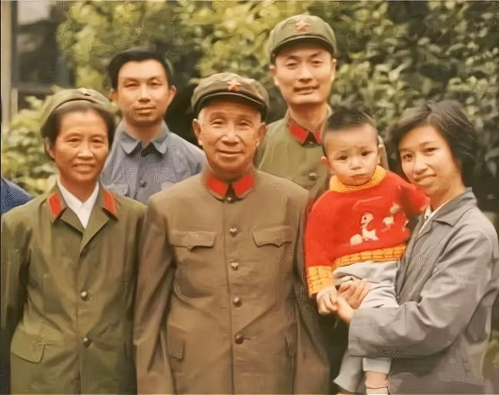 没有人会想到,这竟是粟裕将军生前最后一张照片.