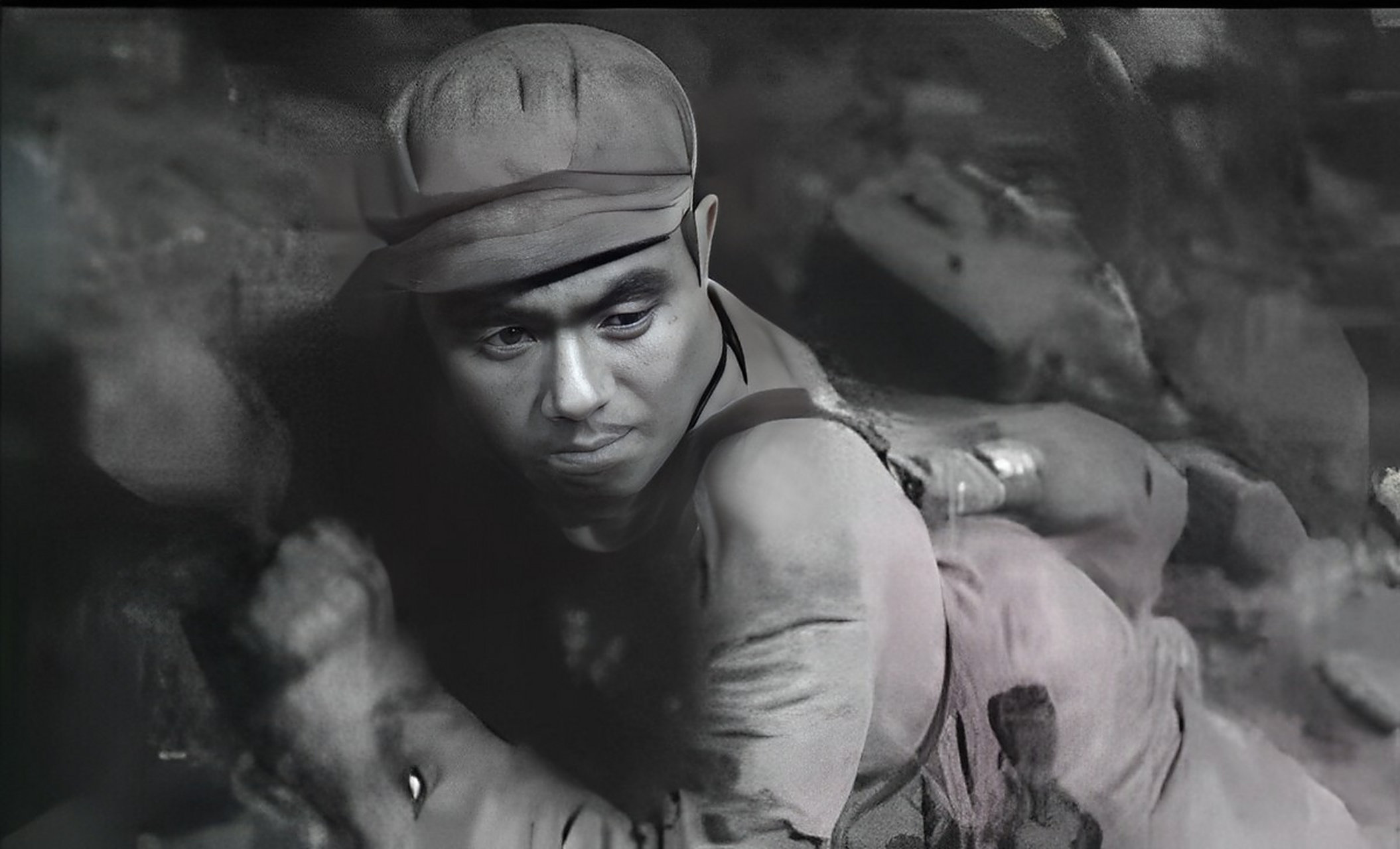 他是老演员白英宽,参军转业到长春电影制片厂演员团开始了几十年的