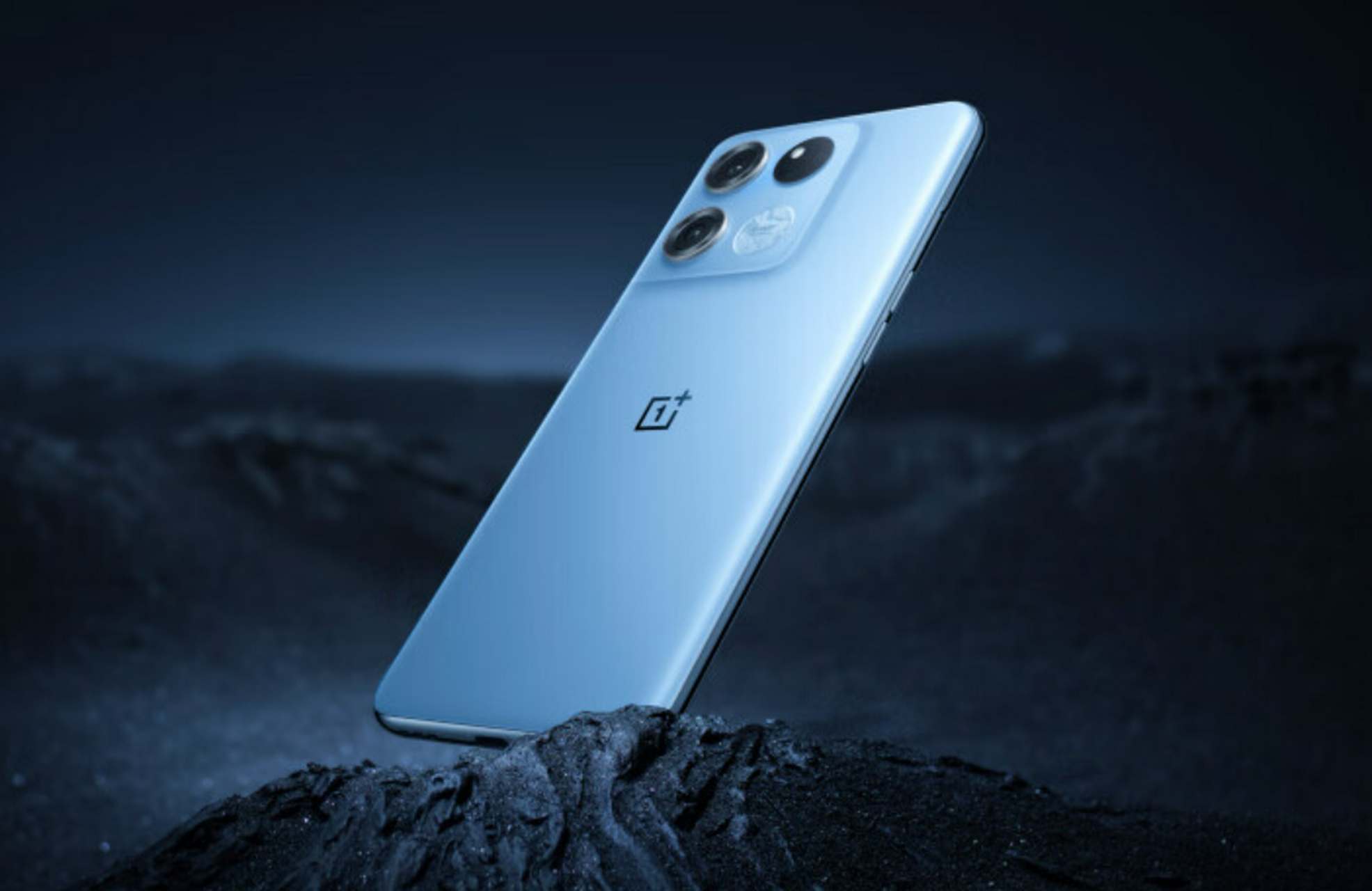 oppo一加一直是本人比较喜欢的一个手机品牌,这款手机使用了满血版