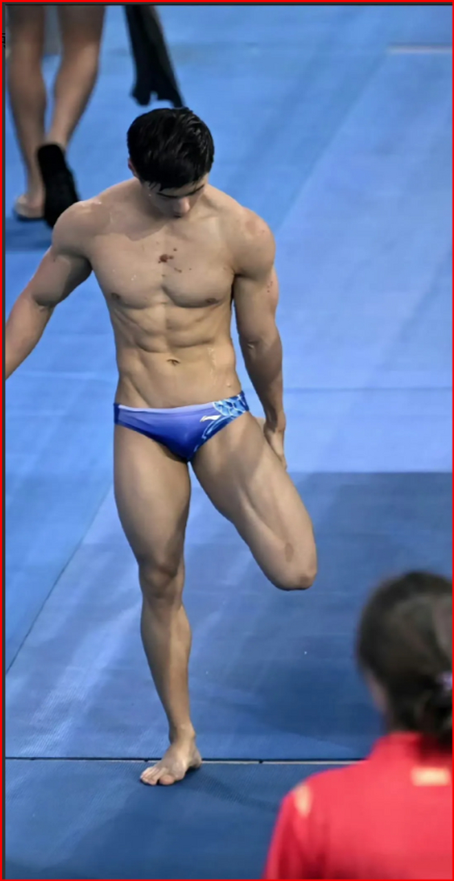 成都大运会,来自陕西的跳水运动员——姚泽霖,最新照片,腹肌,人鱼线