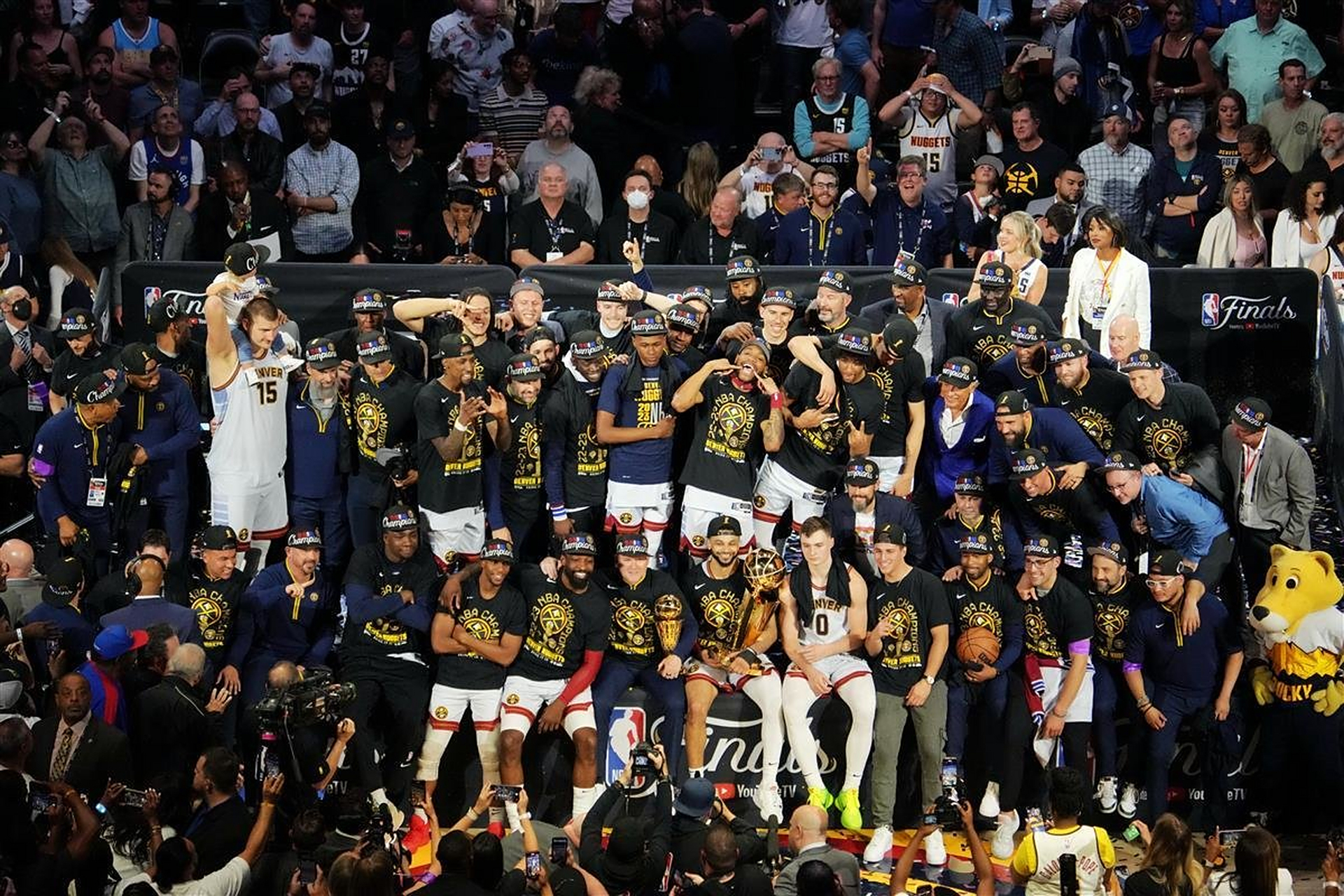 掘金队成为nba总冠军历史上的新成员,他们在2022-2023赛季nba总决赛中