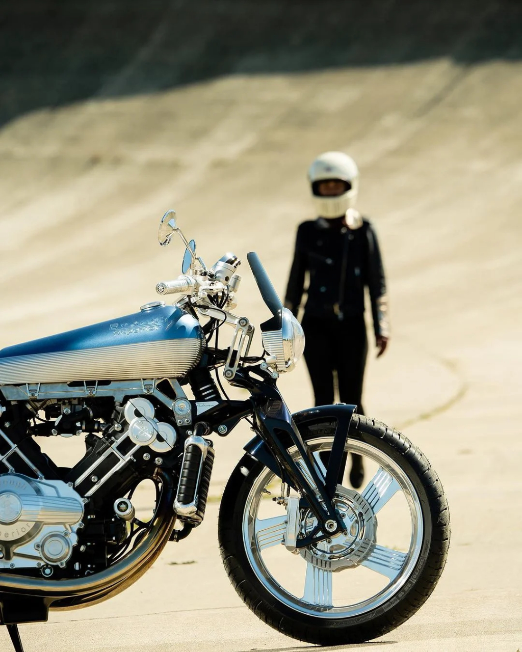 奢侈品摩托车  摩托车中的劳斯莱斯,broughsuperior 100周年限量版.