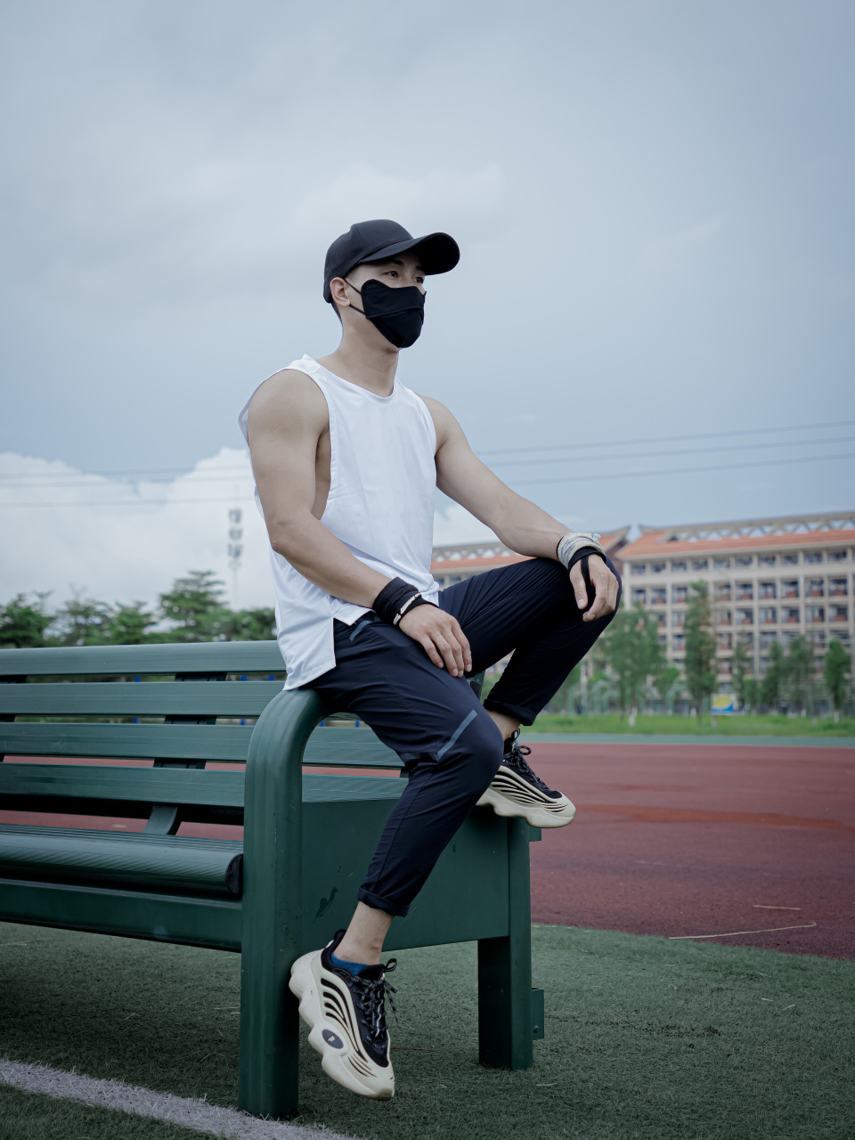 ootd | 今天是校园运动帅气阳光大学生 喜欢街头健身,喜欢在操场挥汗