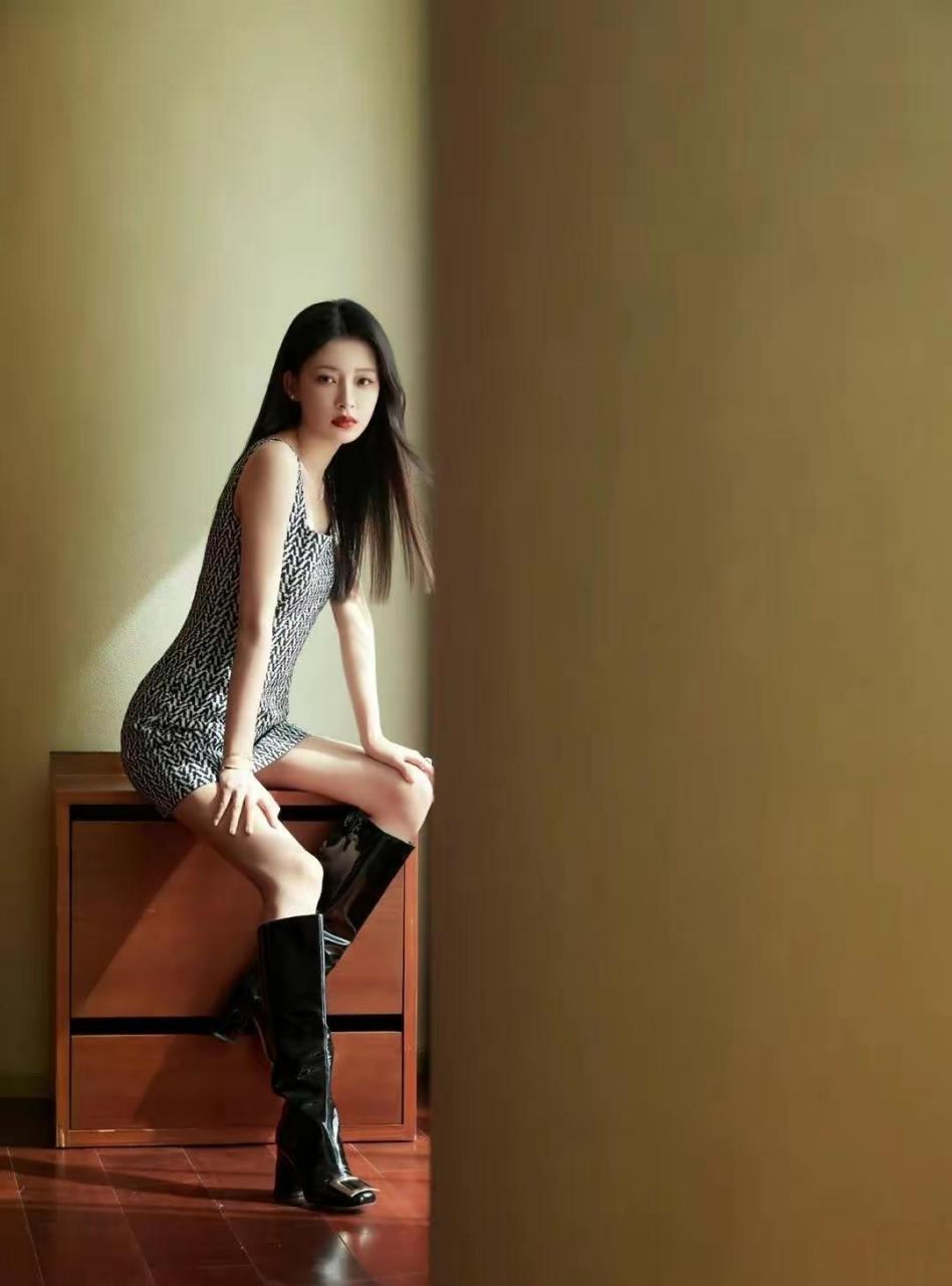 孙怡吊带长裙性感写真合集