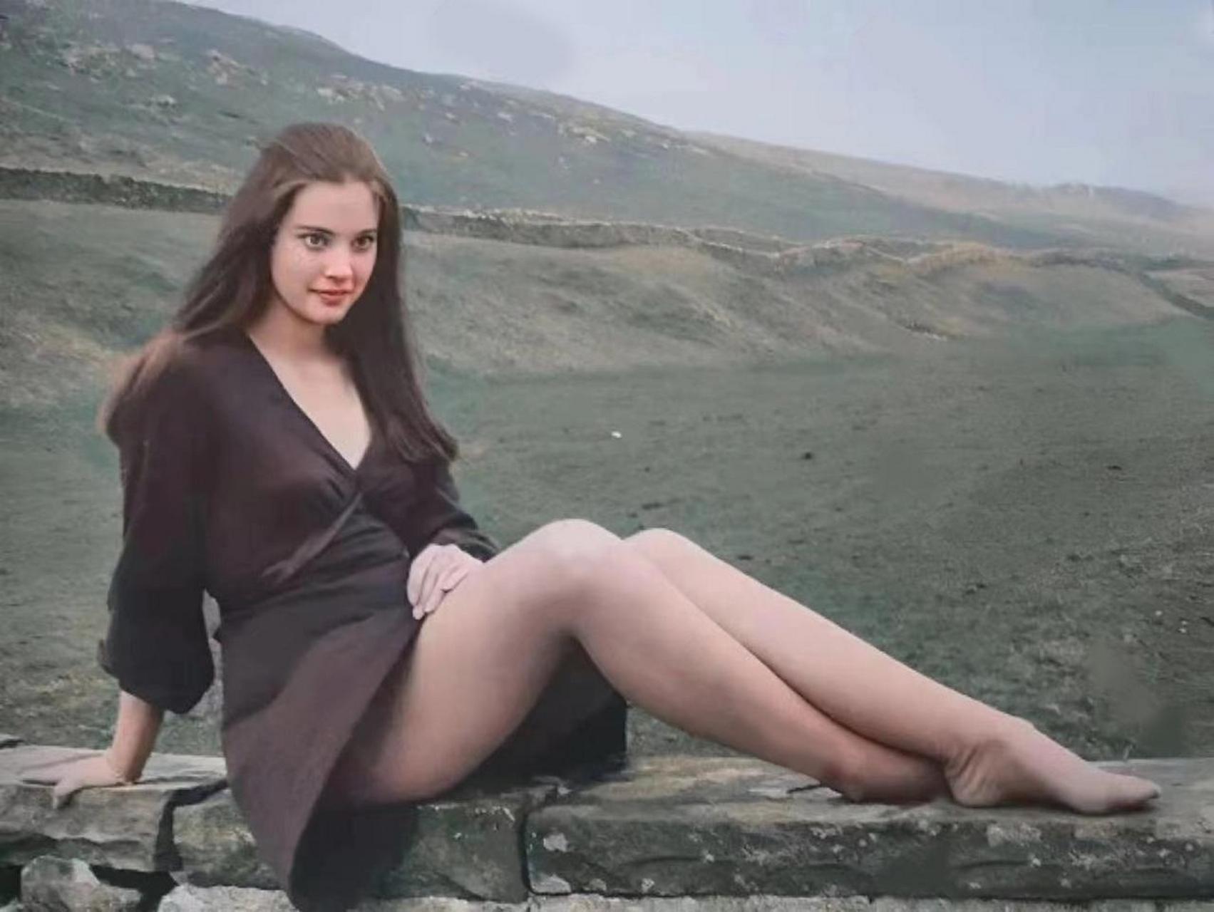 英国女星林恩·弗雷德里克在20岁时拍下了这张惊艳照片,镜头中的她