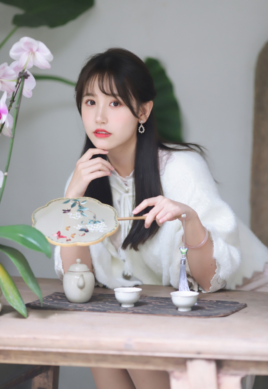 女神一栗莎子 气质优雅写真