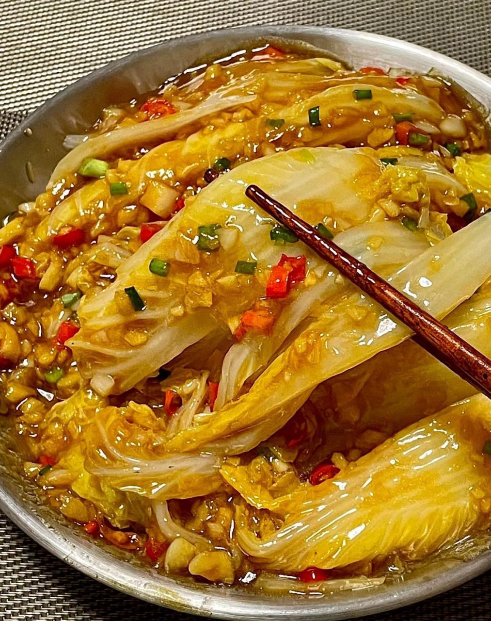 五分钟就能搞定的蒜蓉娃娃菜 拌着酱汁来上一碗大米饭98真的太好吃