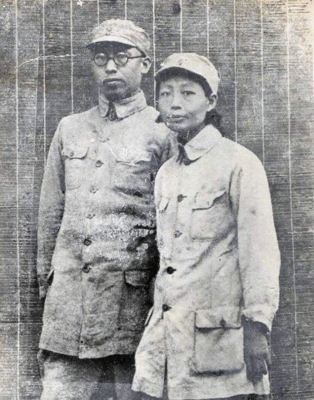 1937年,罗荣桓和林月琴举办了婚礼,可没过几天,林月琴就遇上了麻烦事