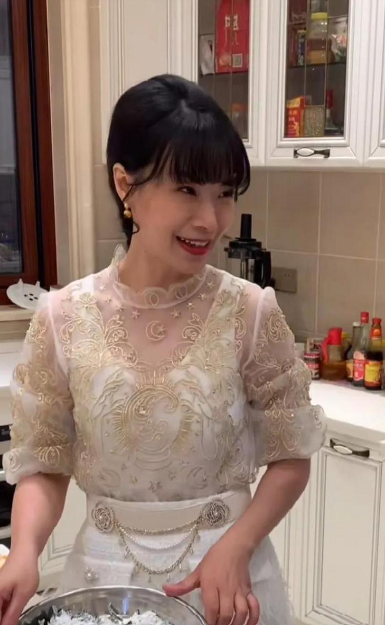 领动计划# 网红cici姐是一名嫁到澳门的富婆,本名陈茜,据说是赌王三