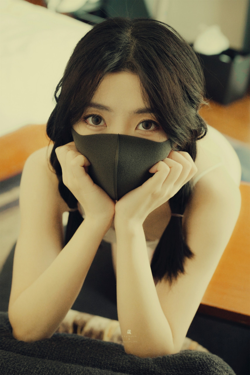 摄影# #时尚# #美女#  p站红人hongkongdoll玩偶姐姐口罩写真第三 