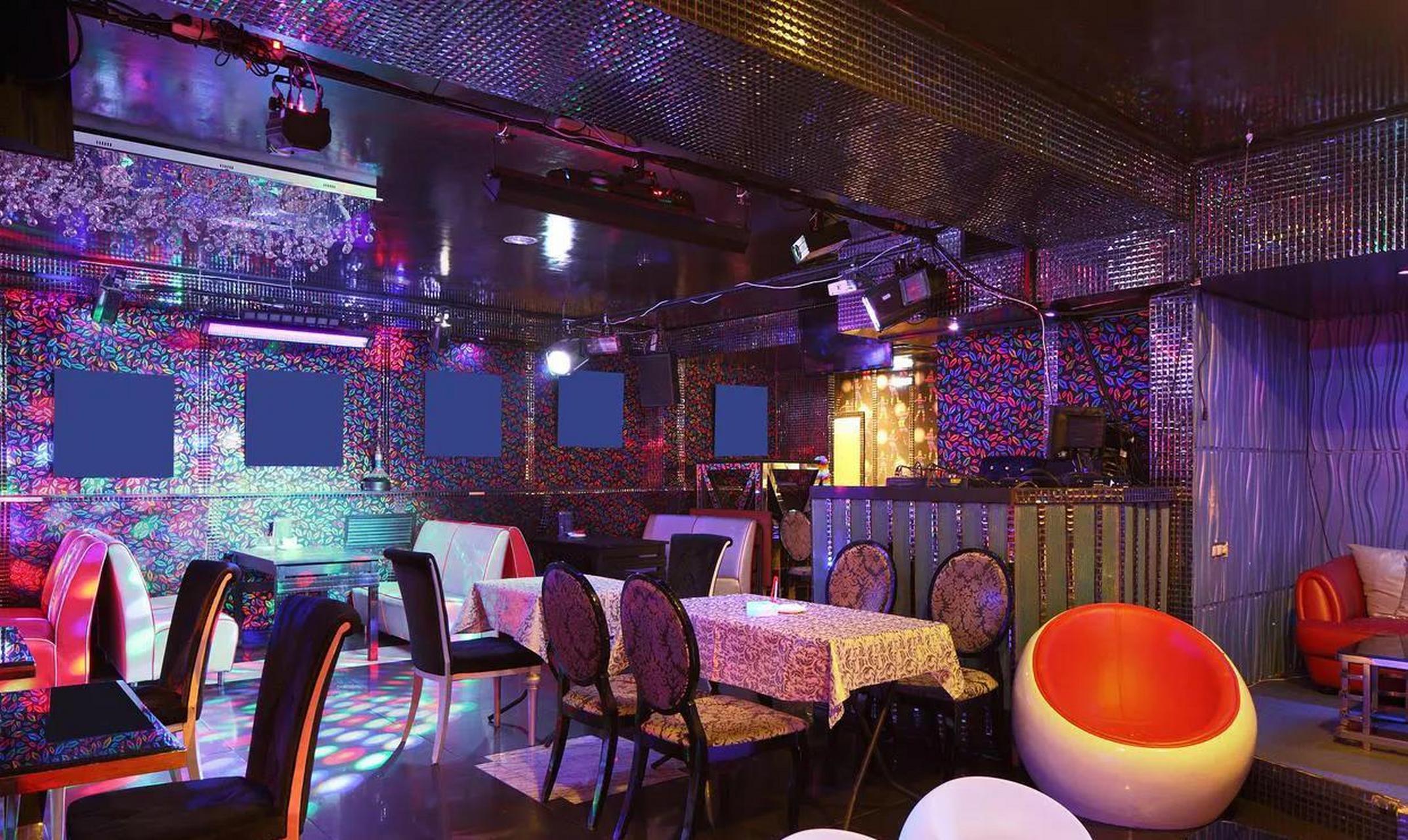 事发河北邯郸一家叫做永利国际的ktv,来这里唱歌的一群人,据说越唱越