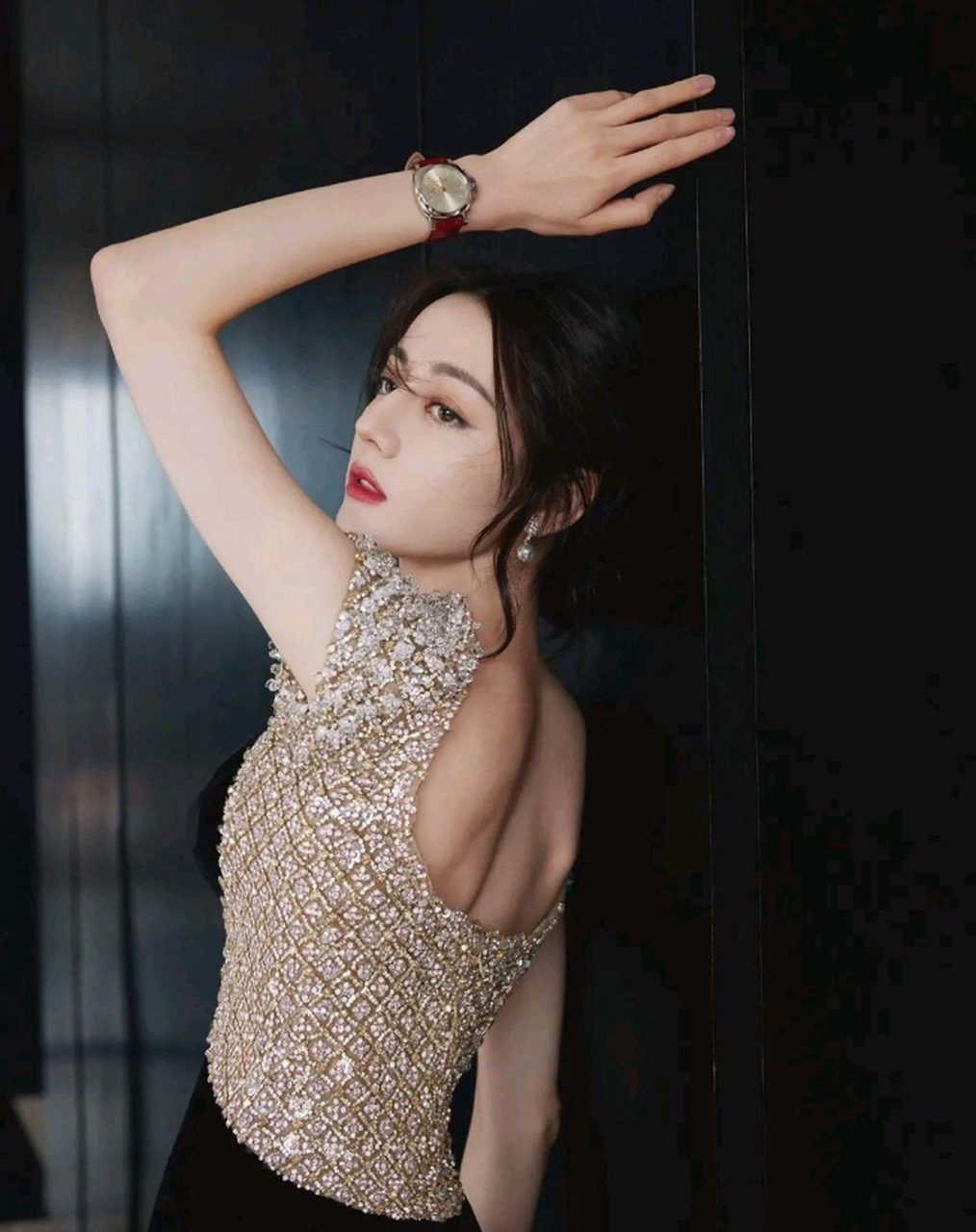 婀娜多姿,窈窕淑女的#迪丽热巴# 明眸皓齿,烈焰红唇,精致锁骨,丰腴