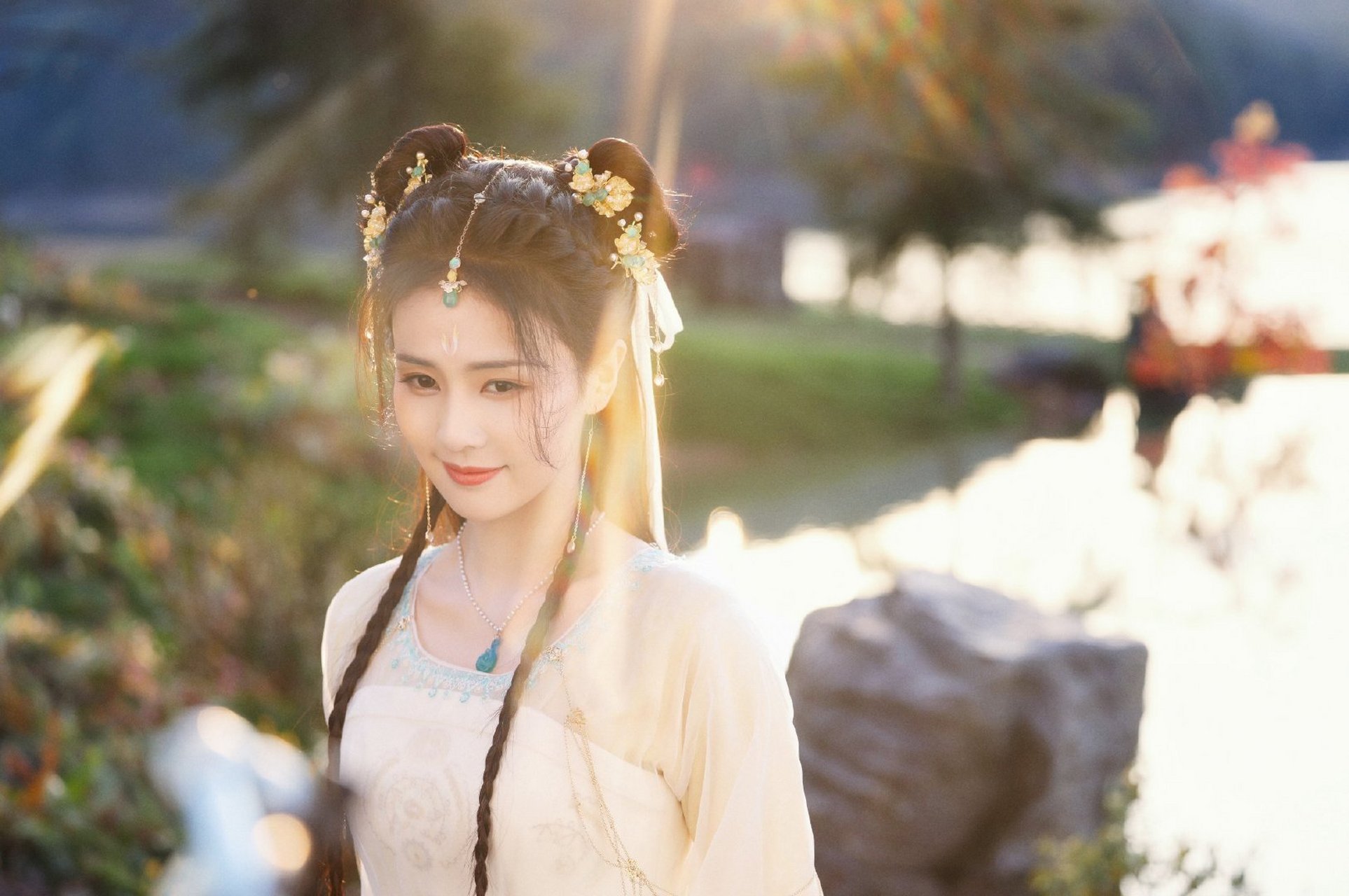 【根据《长月烬明》原著设定,白鹿饰演的黎苏苏虽然