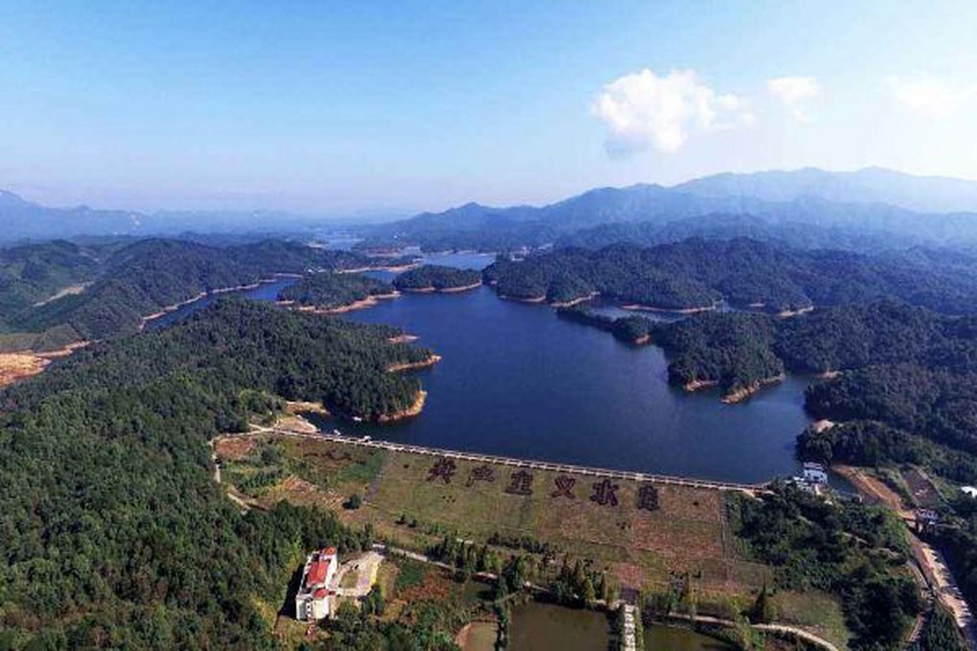 江西十大水库排名,去过三个算不错   1,柘林水库    2,万安水库    3