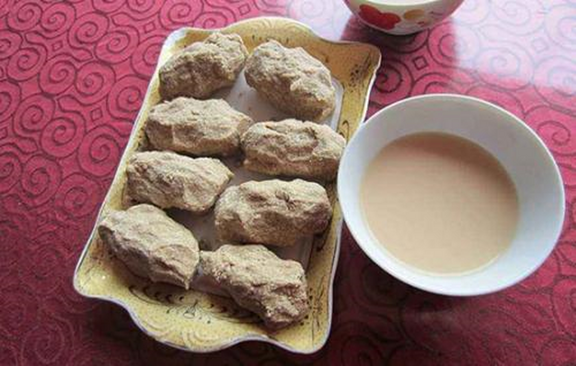 糌粑是藏族传统主食之一.