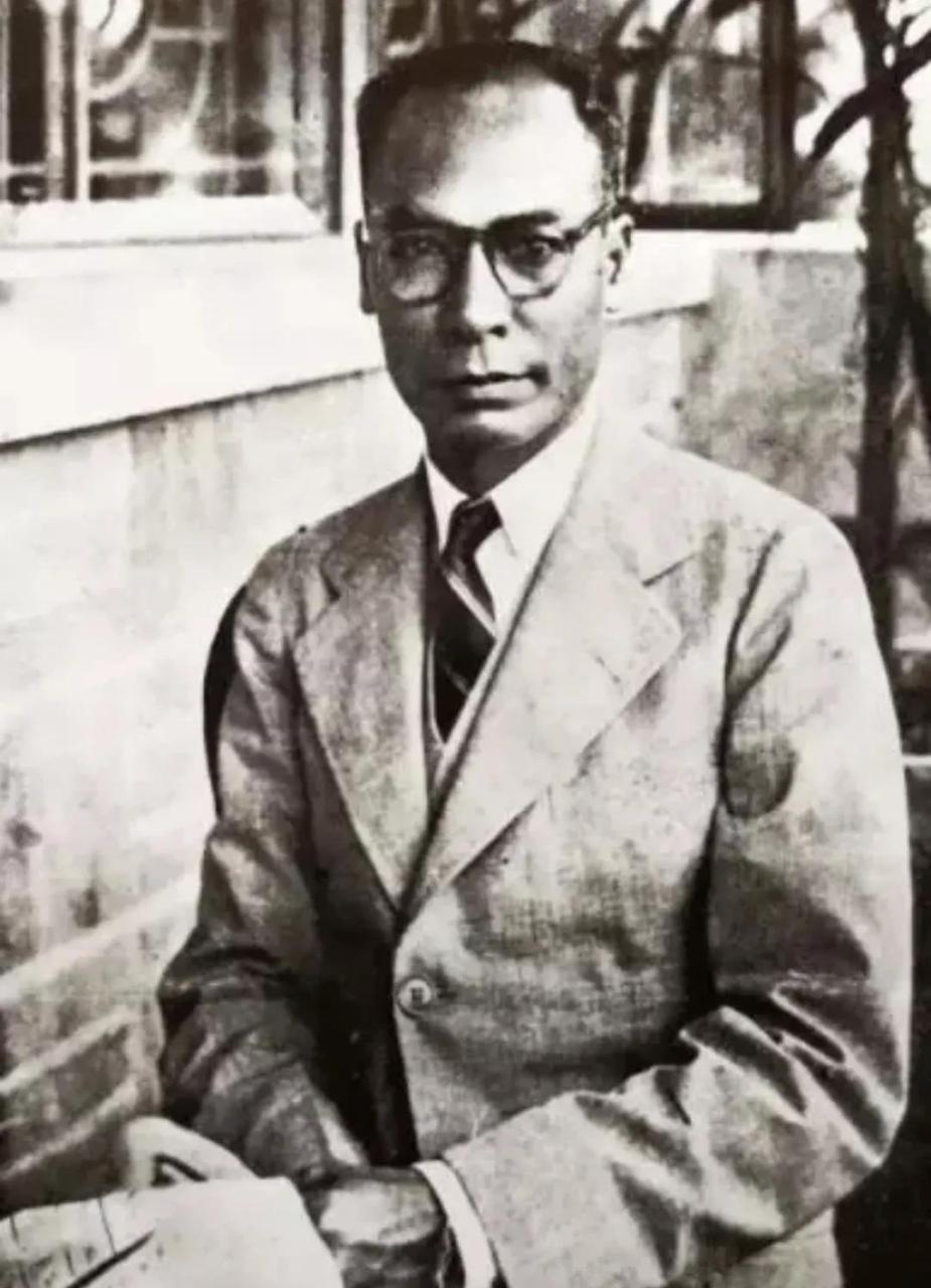 陈耀祖乃陈璧君胞弟,1938年底,跟随汪精卫,陈璧君叛国投敌,沦为汉奸.