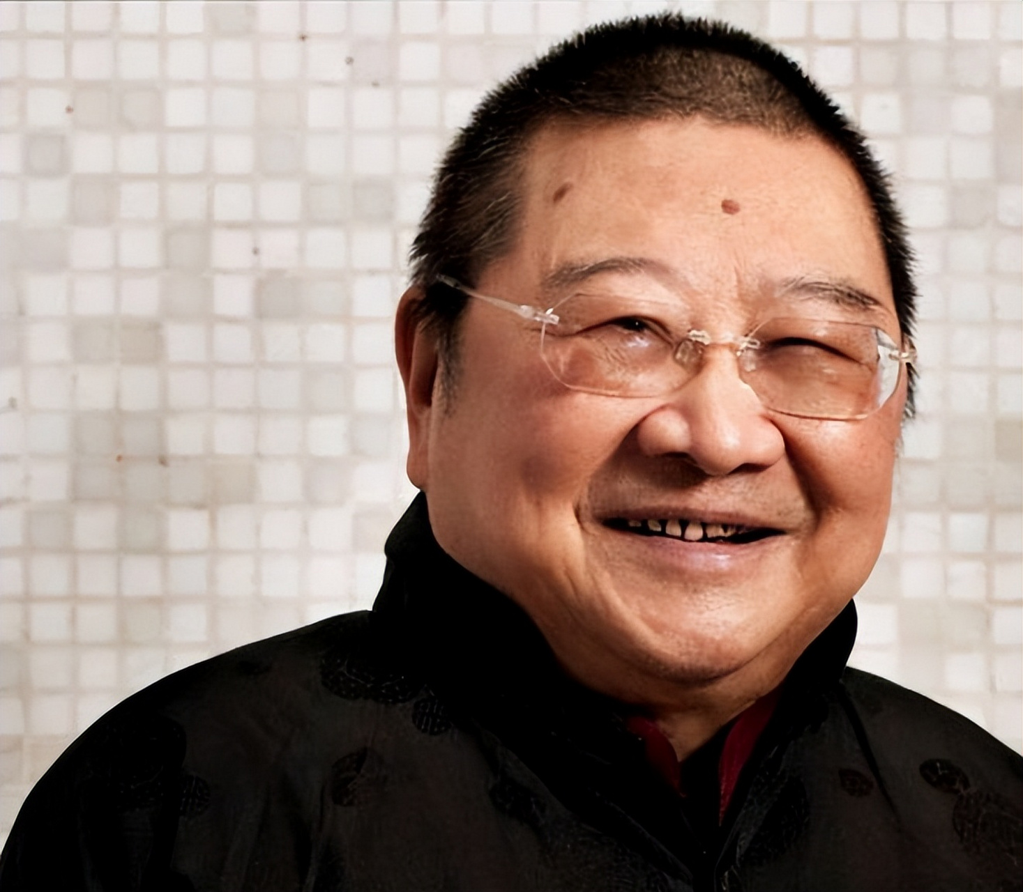 【倪匡的小说之道,即刻写,不断地写,只要开始写,就越写越好】 倪匡对