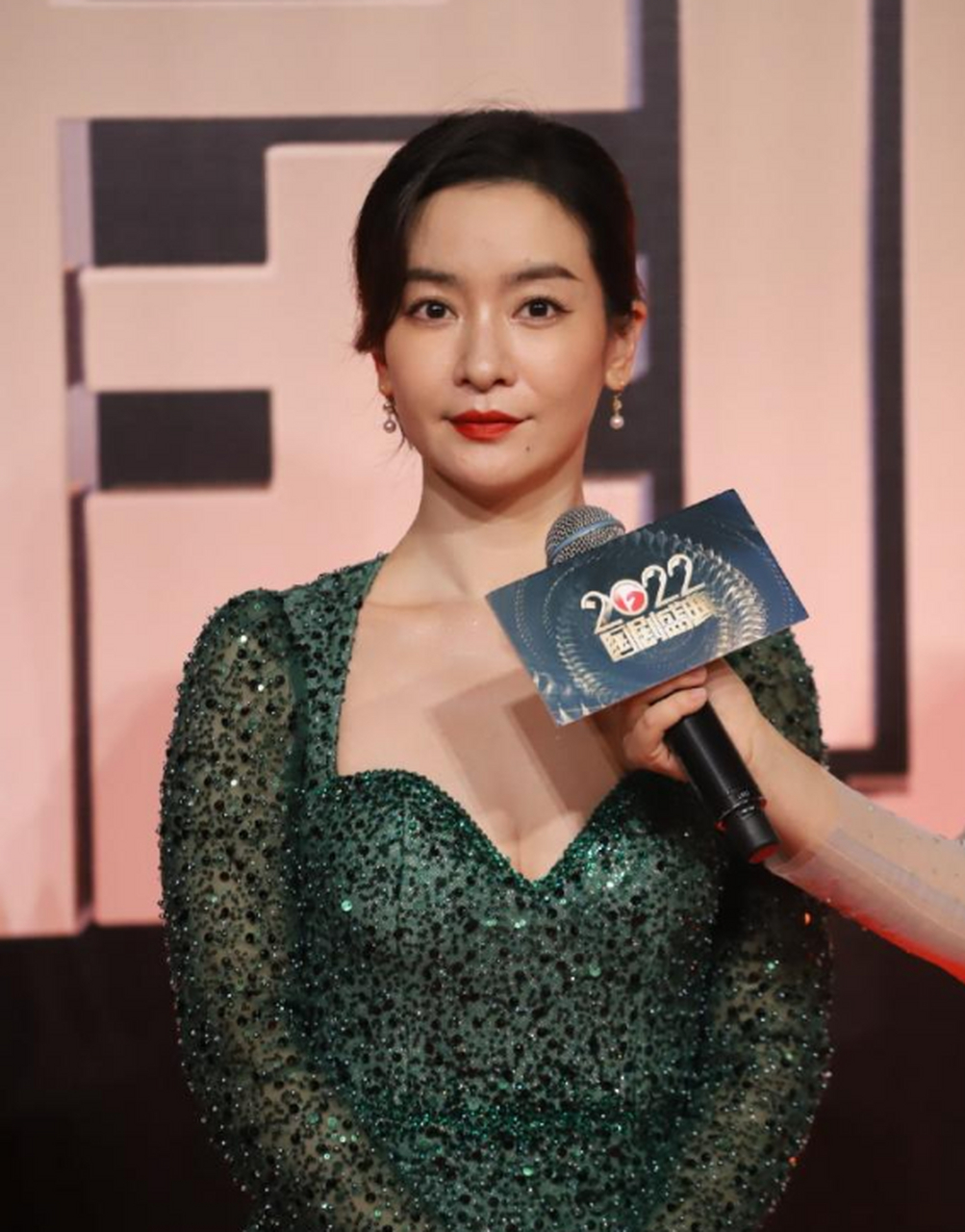 李晟身高162,体重102斤.