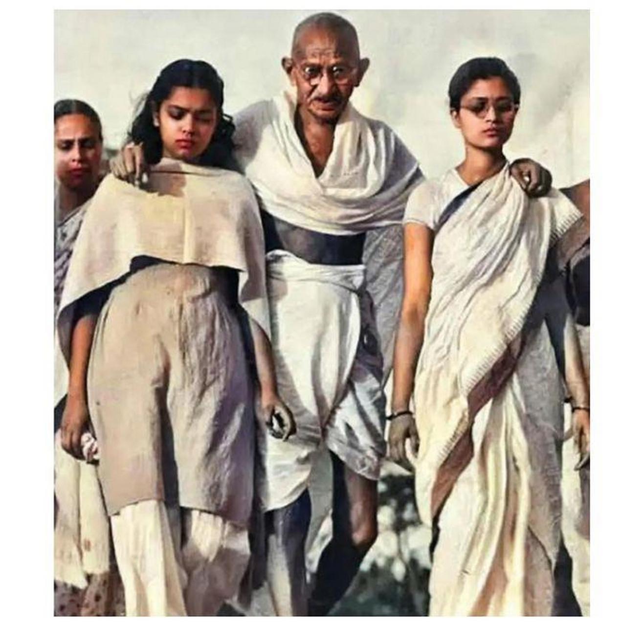 甘地是一位印度的"圣雄",他为了达到"禁欲"的最高境界,开始了一项大胆