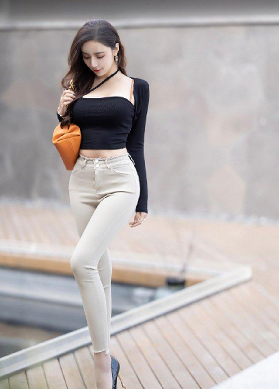 气质美女要开始炸街了