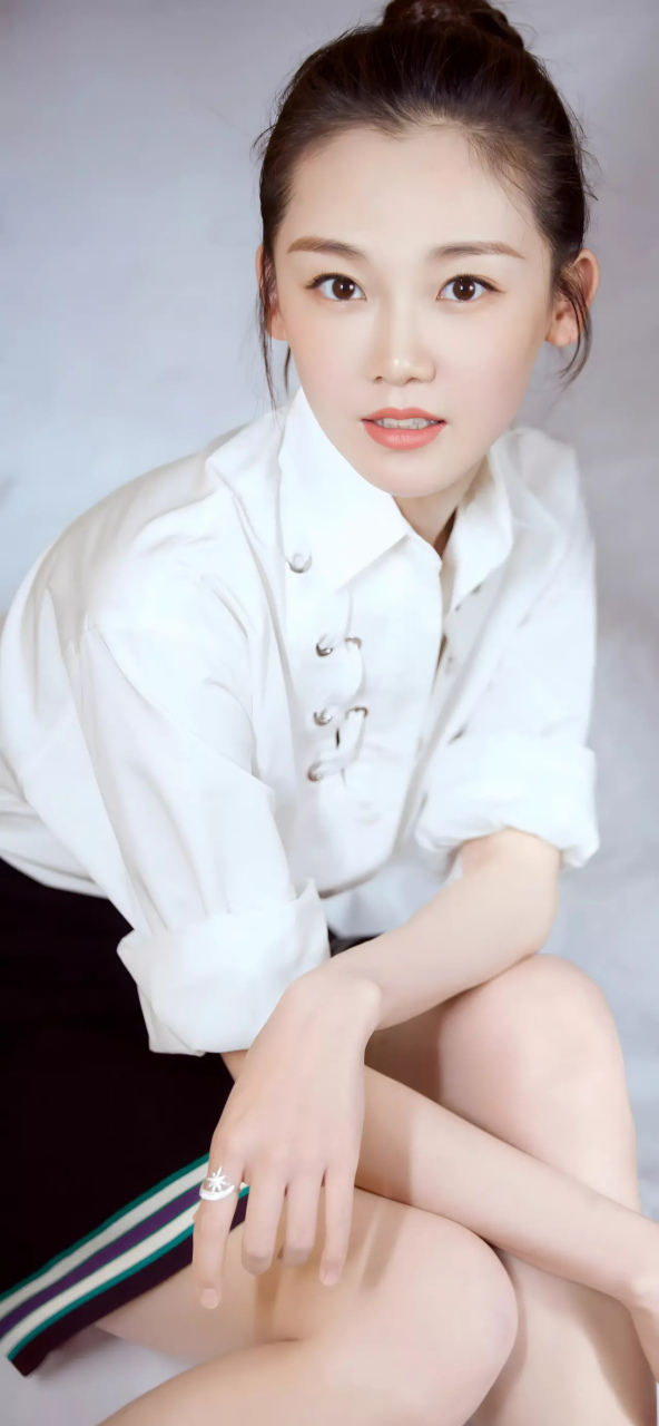 高清无水印壁纸:苗苗气质写真