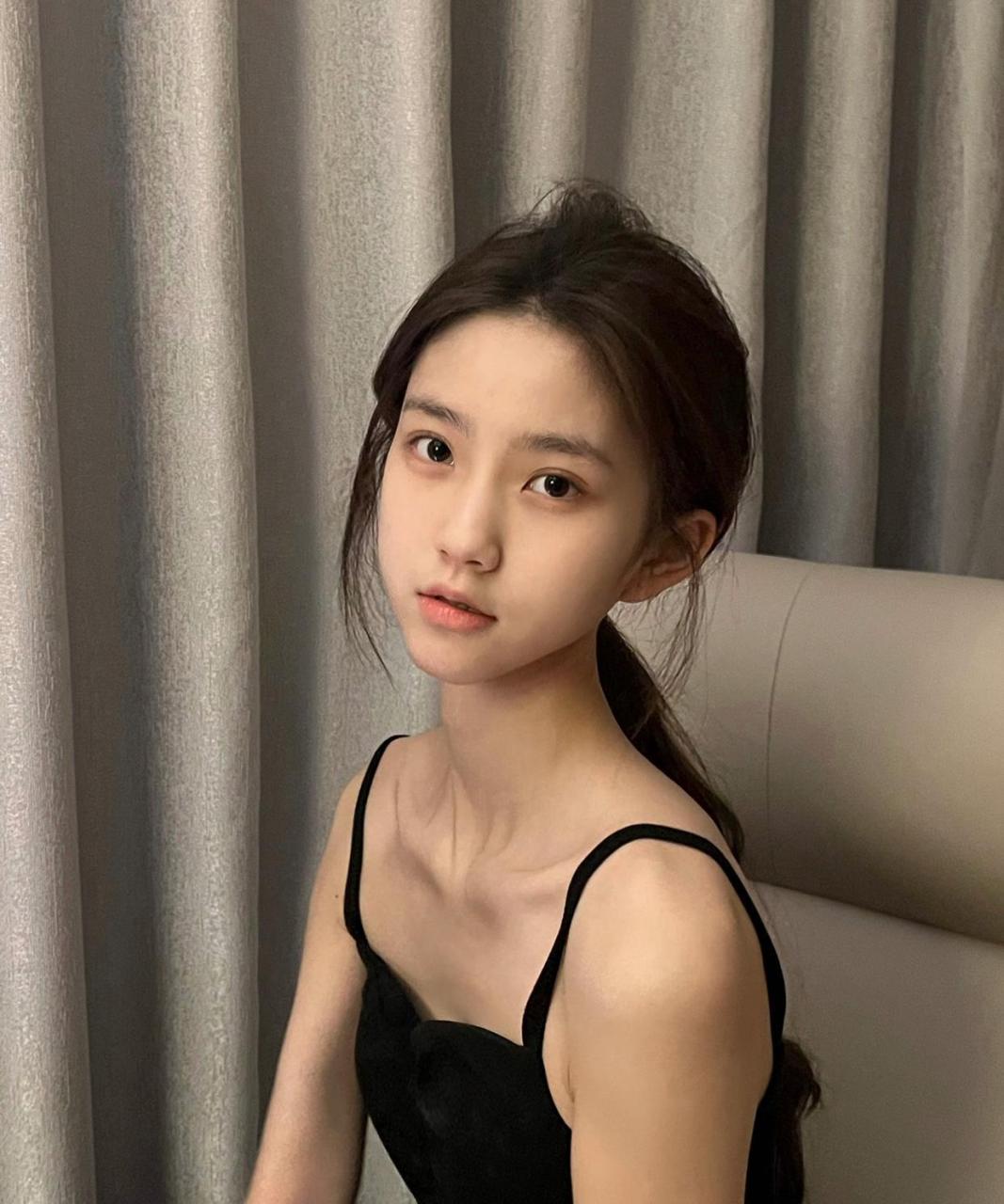 素颜美女的天花板,清秀甜美 #娱乐